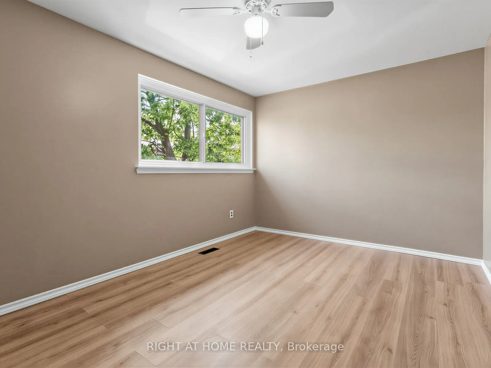 10 Fleetwood Crescent #10