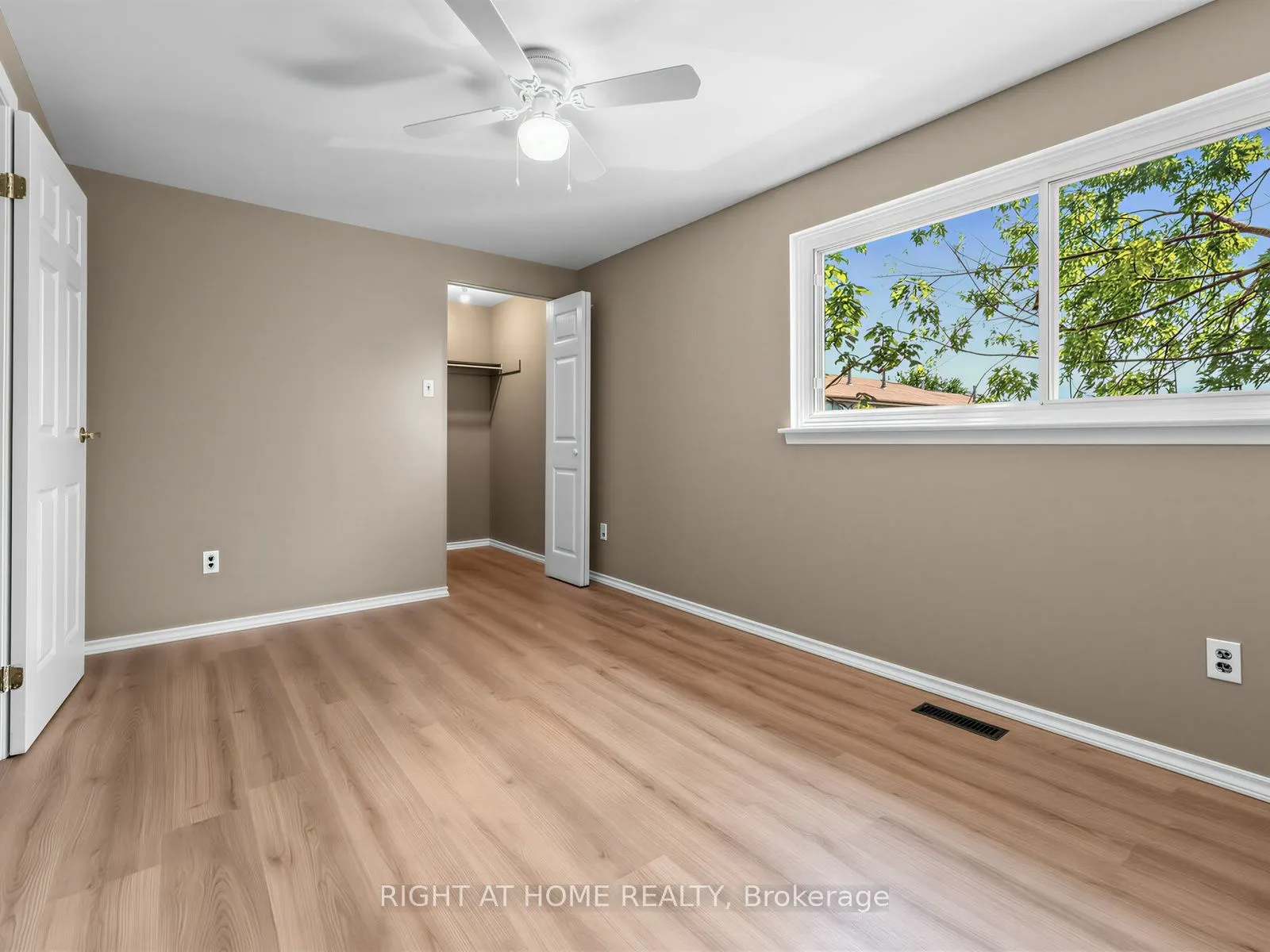 10 Fleetwood Crescent #10