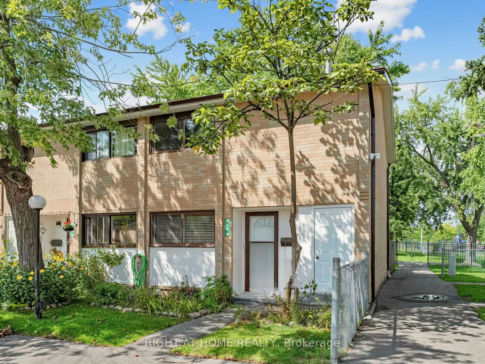 10 Fleetwood Crescent #10