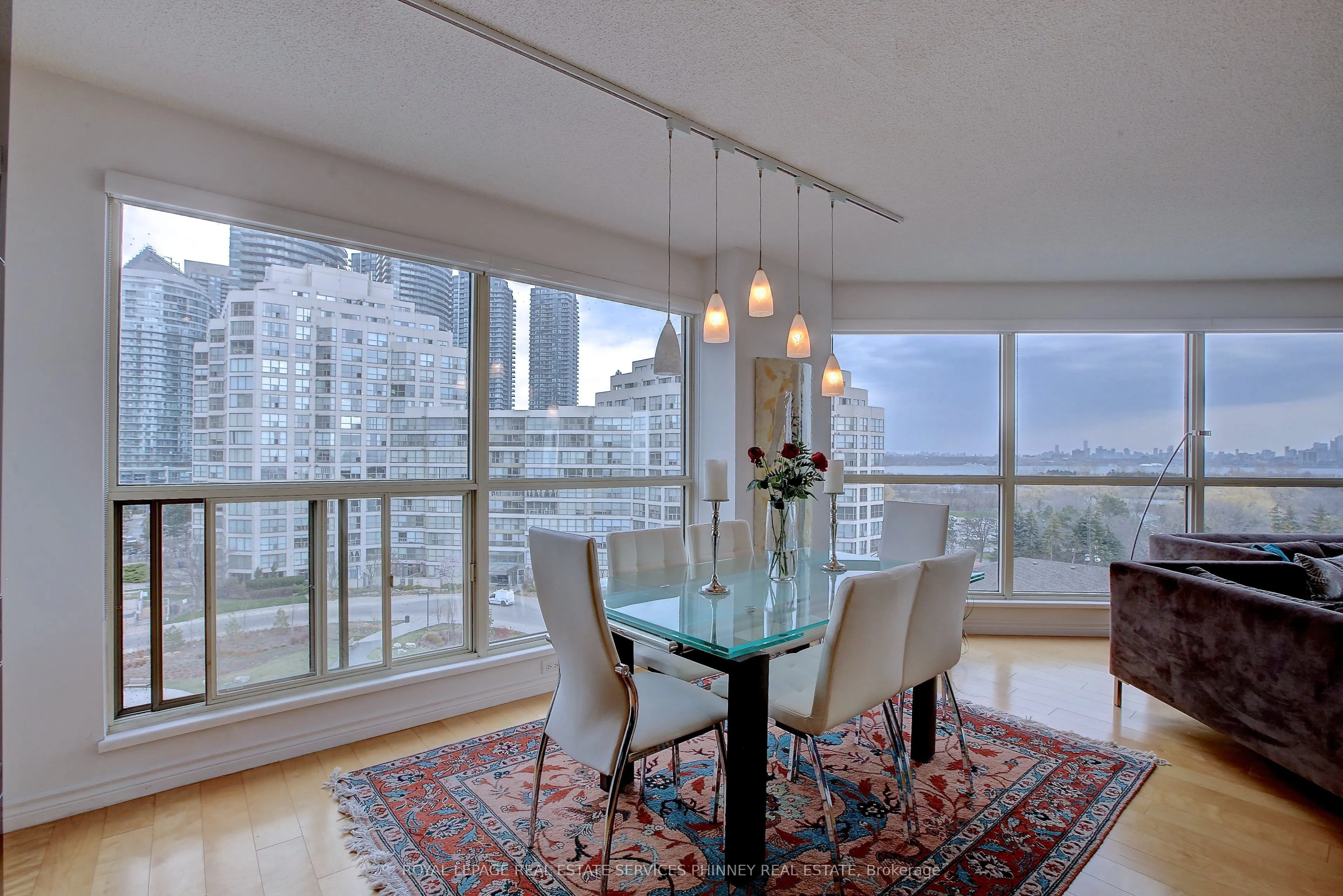 2267 Lake Shore Boulevard #802