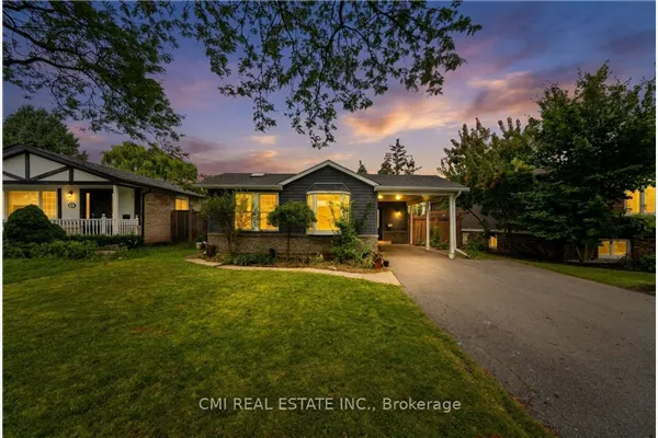 677 Lomond Crescent