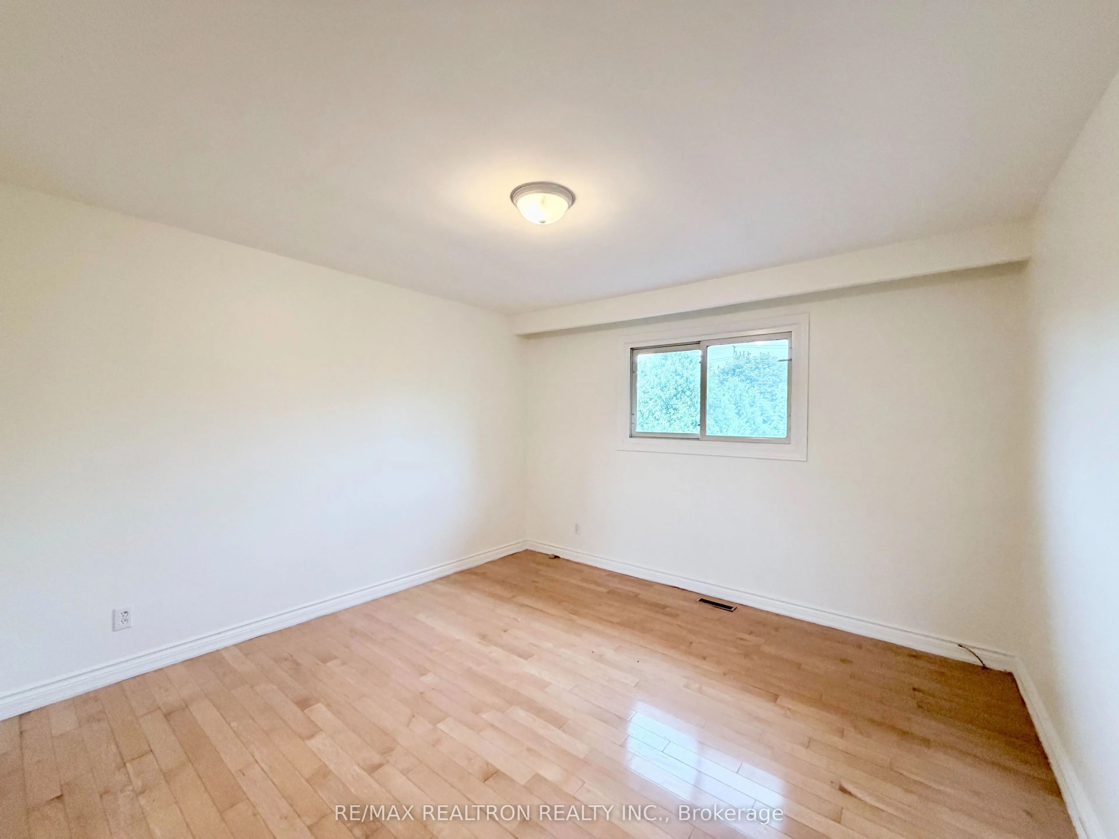 3948 Midhurst Lane #Main Floor