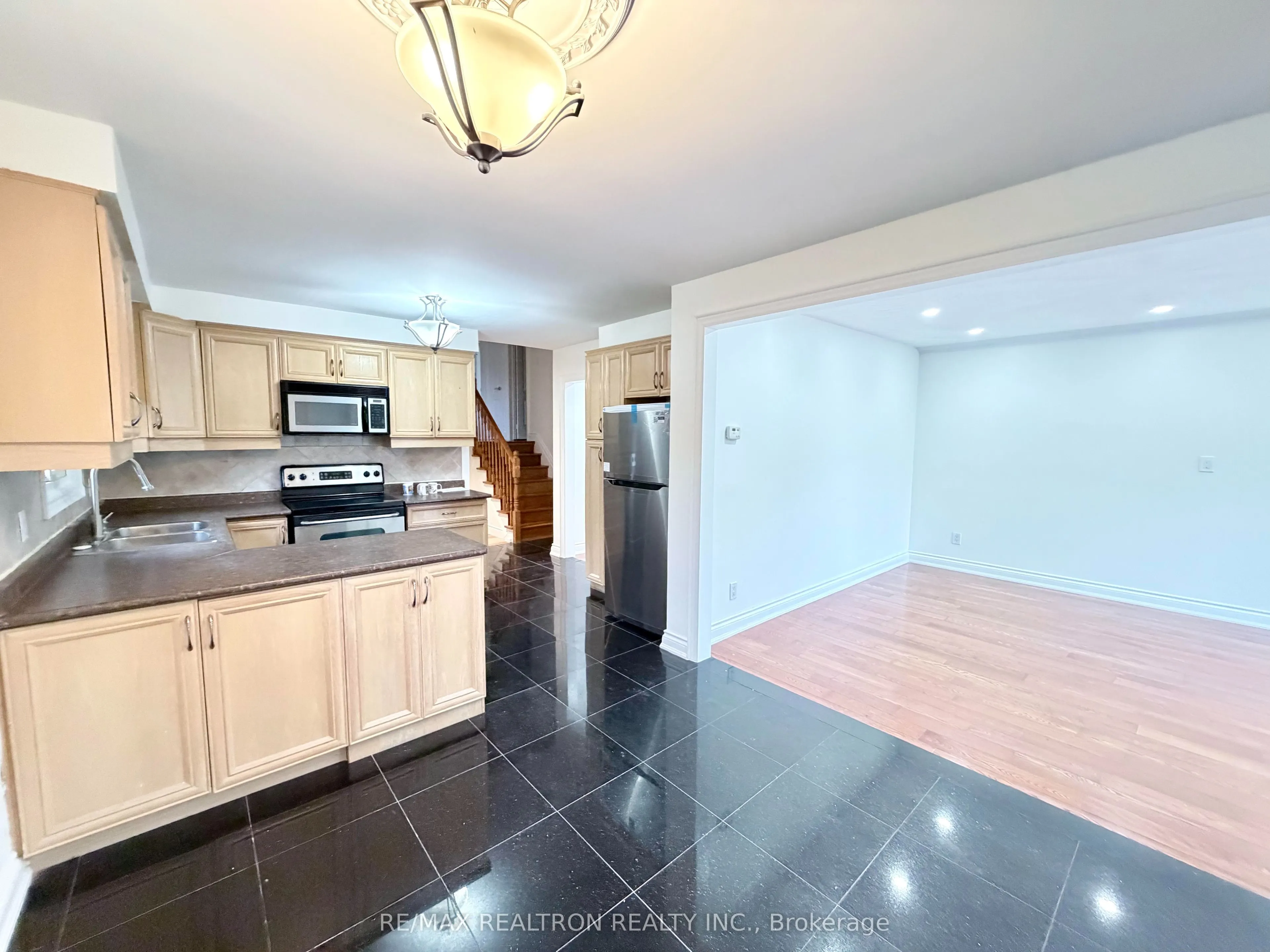 3948 Midhurst Lane #Main Floor