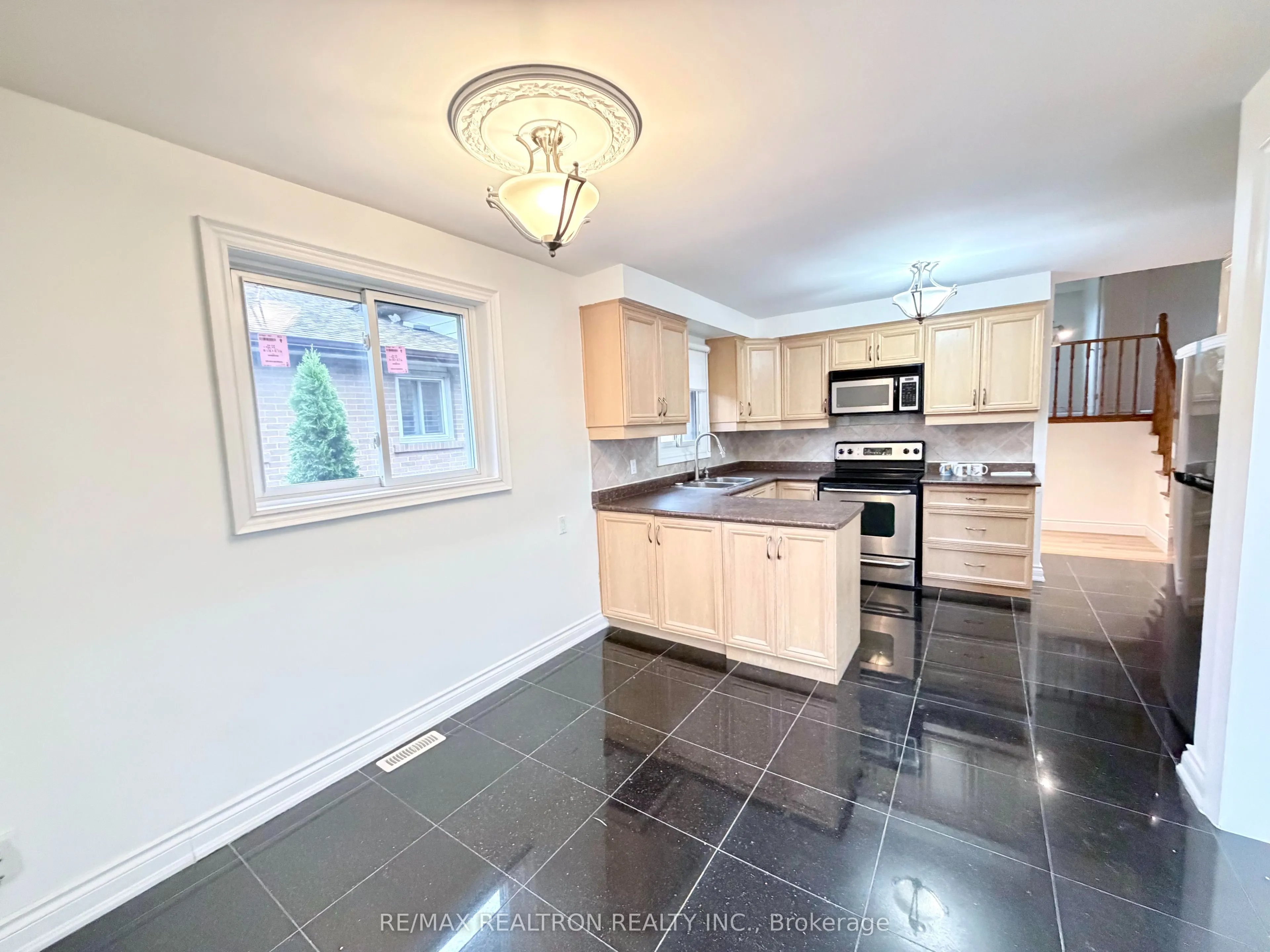 3948 Midhurst Lane #Main Floor