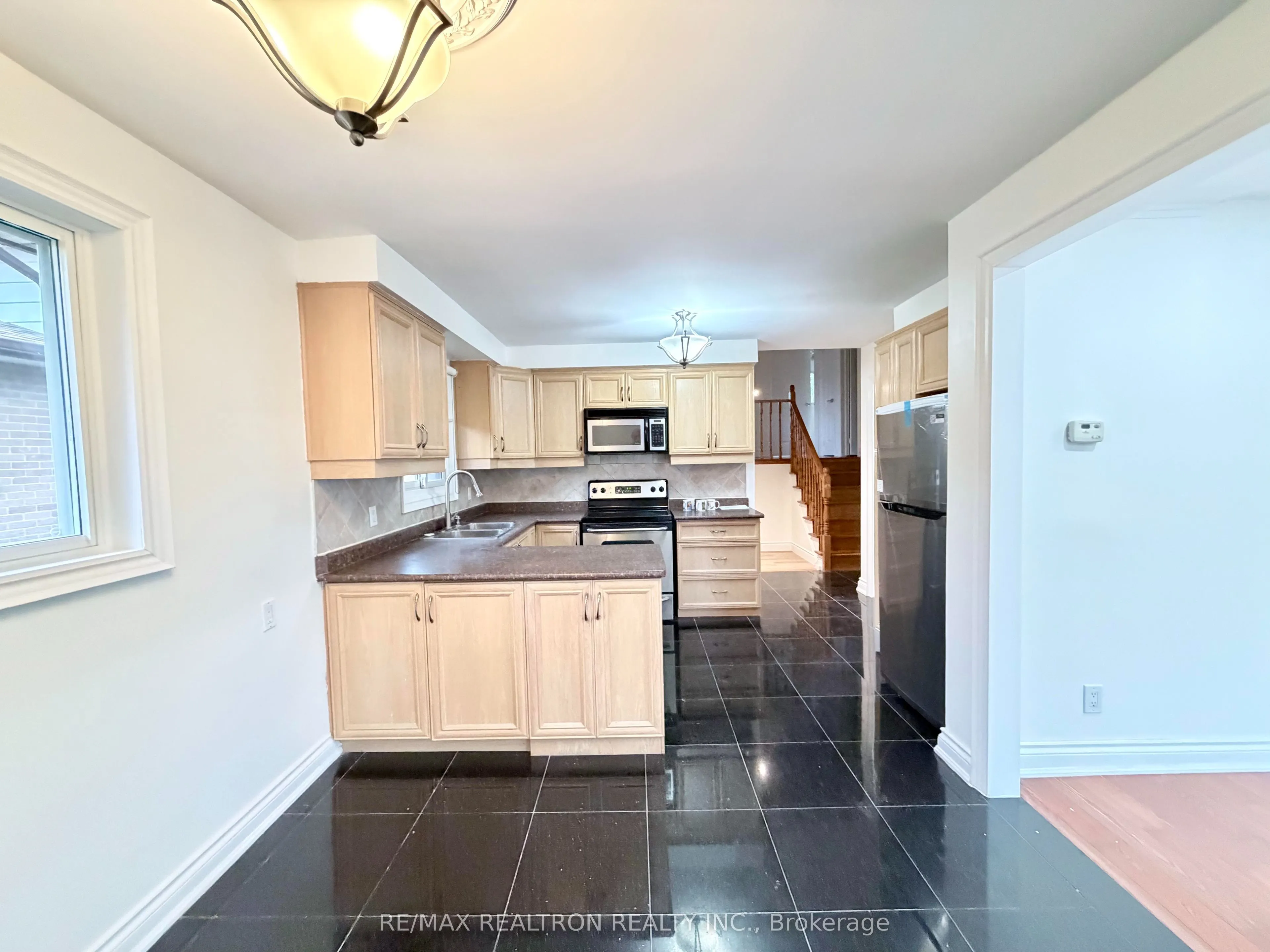 3948 Midhurst Lane #Main Floor