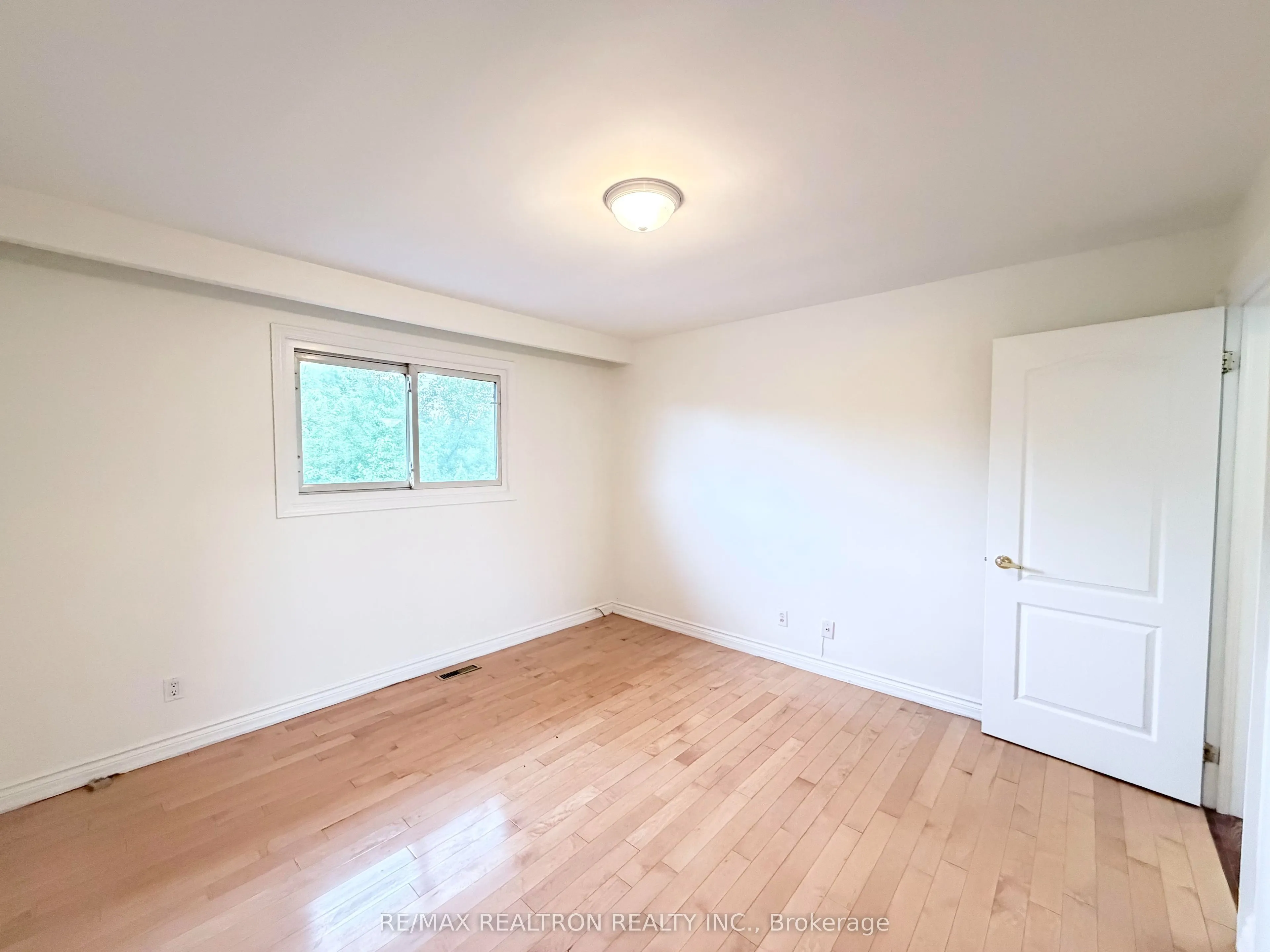 3948 Midhurst Lane #Main Floor