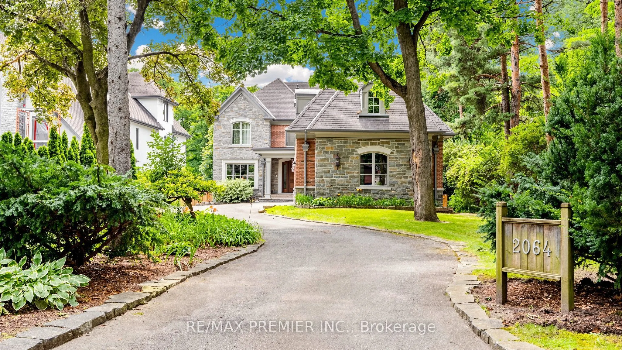 2064 Dickson Road