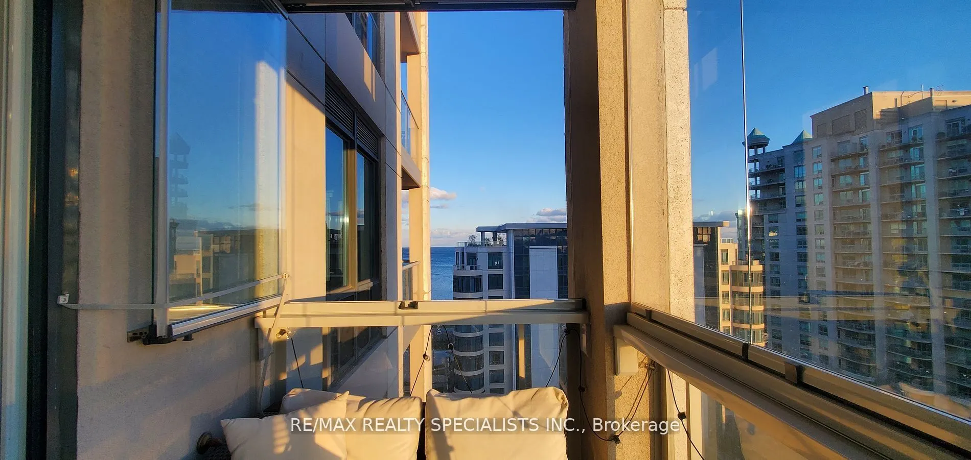 2083 Lake Shore Boulevard W #1114