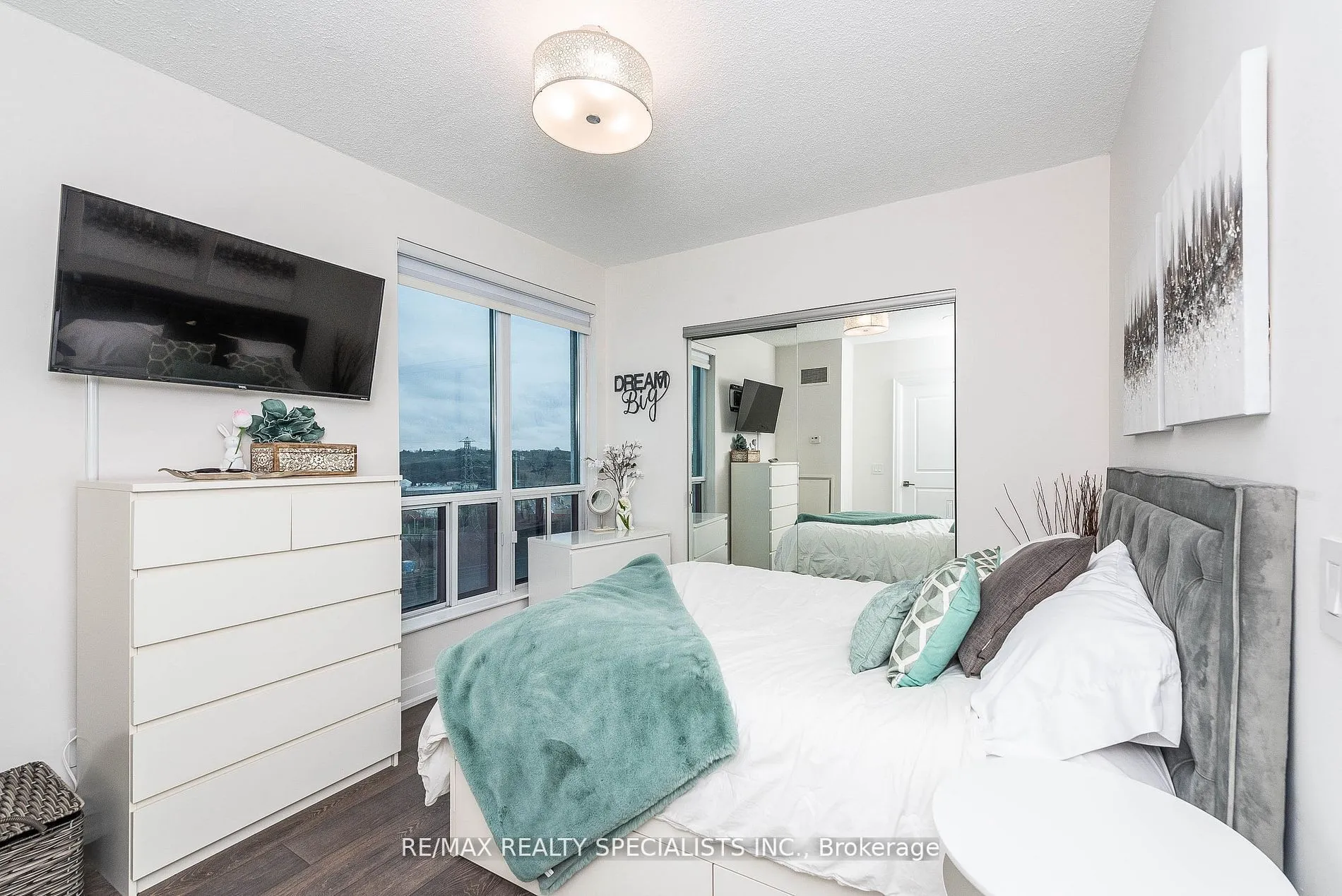 2083 Lake Shore Boulevard W #1114