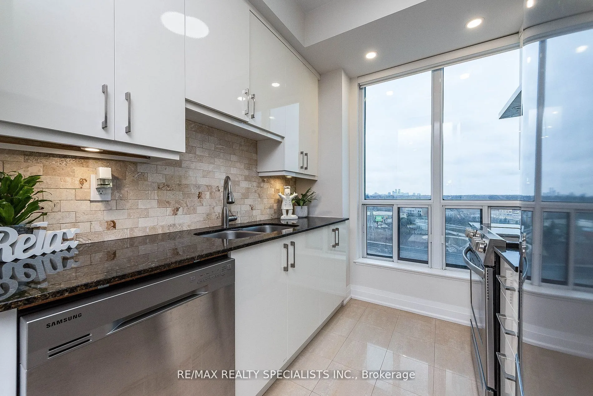2083 Lake Shore Boulevard W #1114