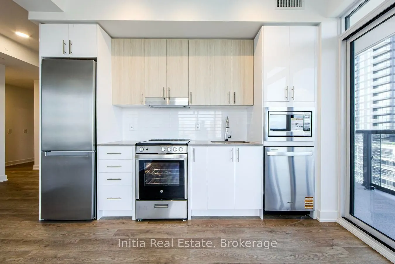 5105 Hurontario Street N #808