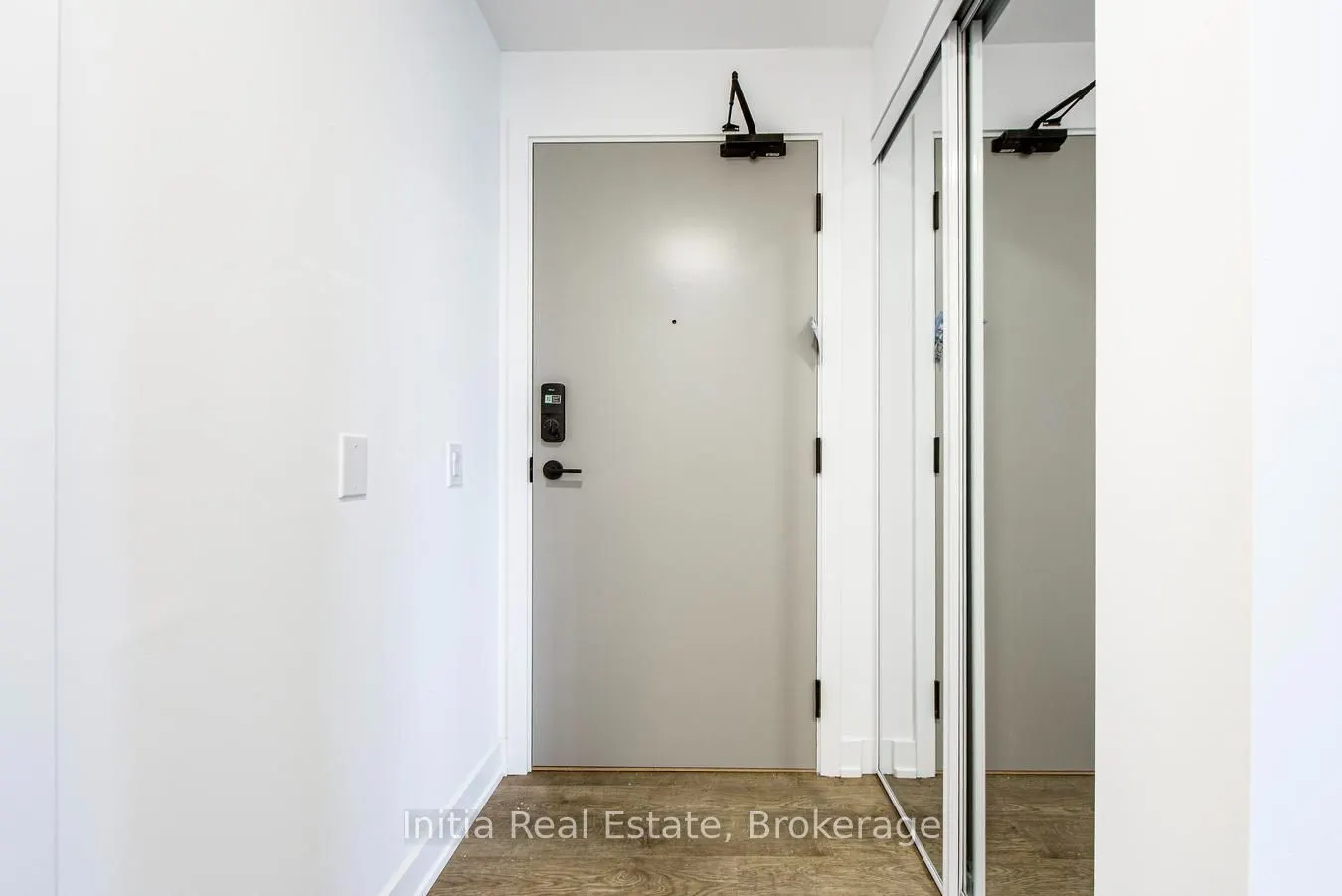 5105 Hurontario Street N #808