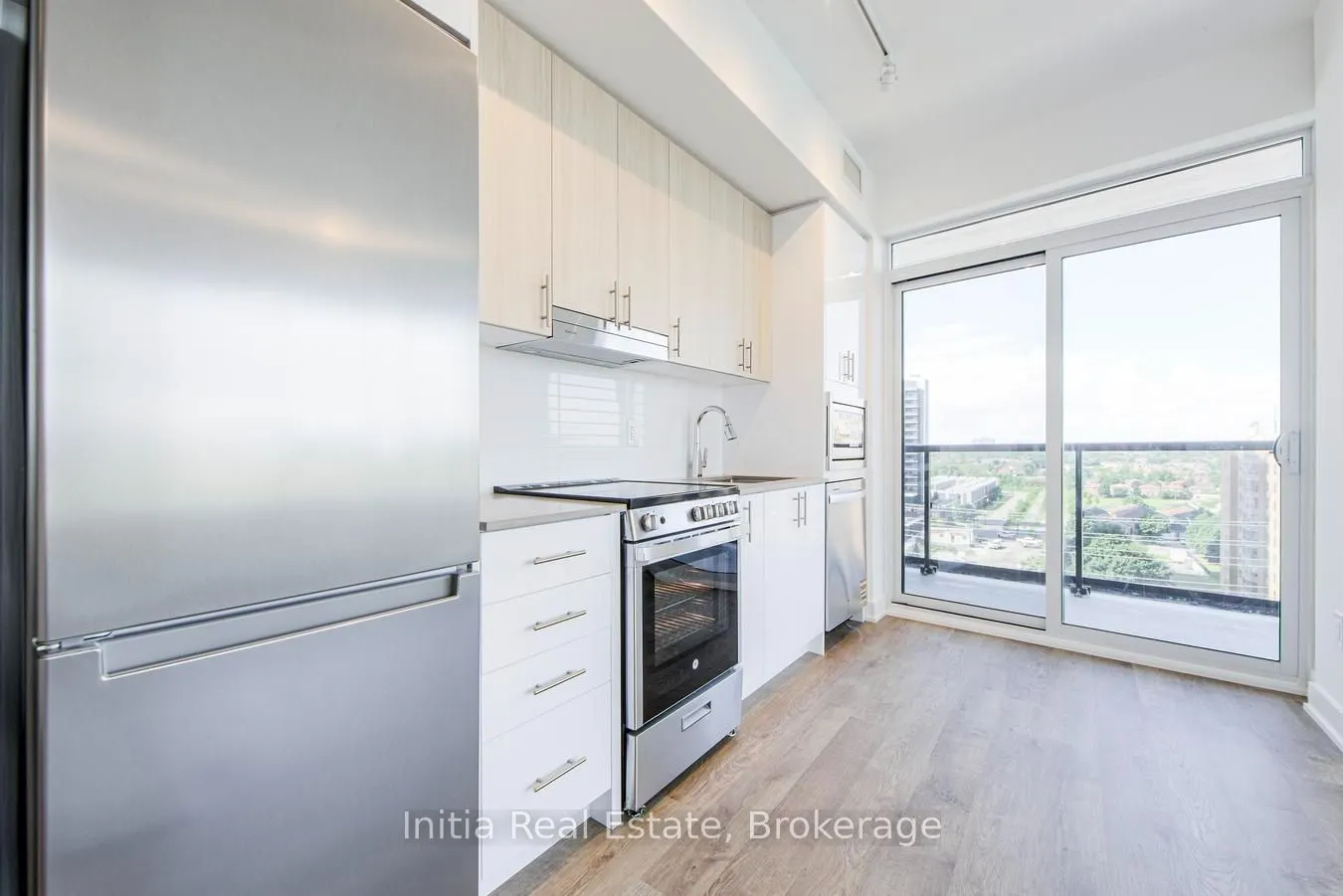 5105 Hurontario Street N #808