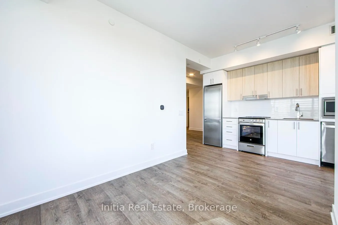 5105 Hurontario Street N #808