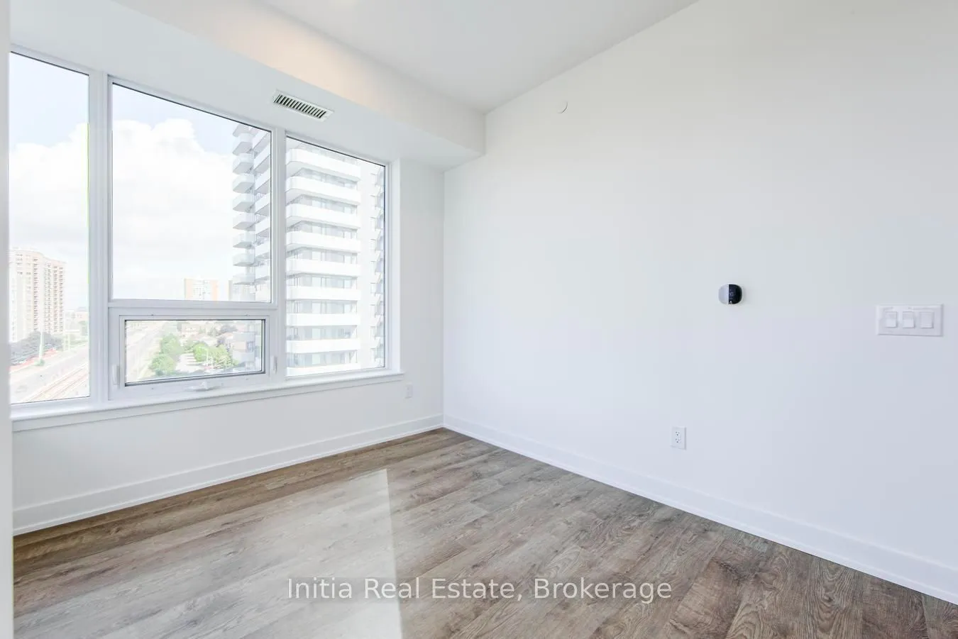 5105 Hurontario Street N #808