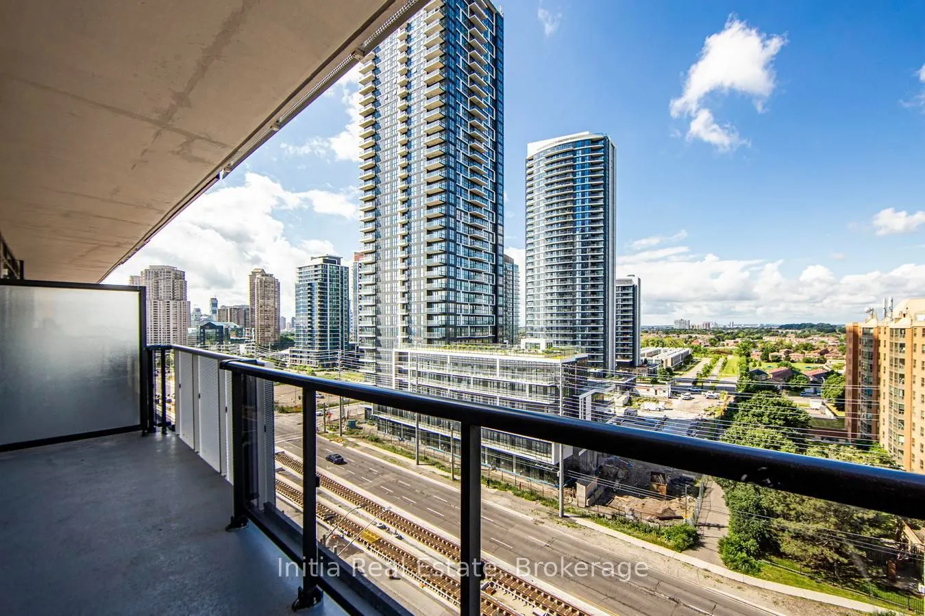 5105 Hurontario Street N #808