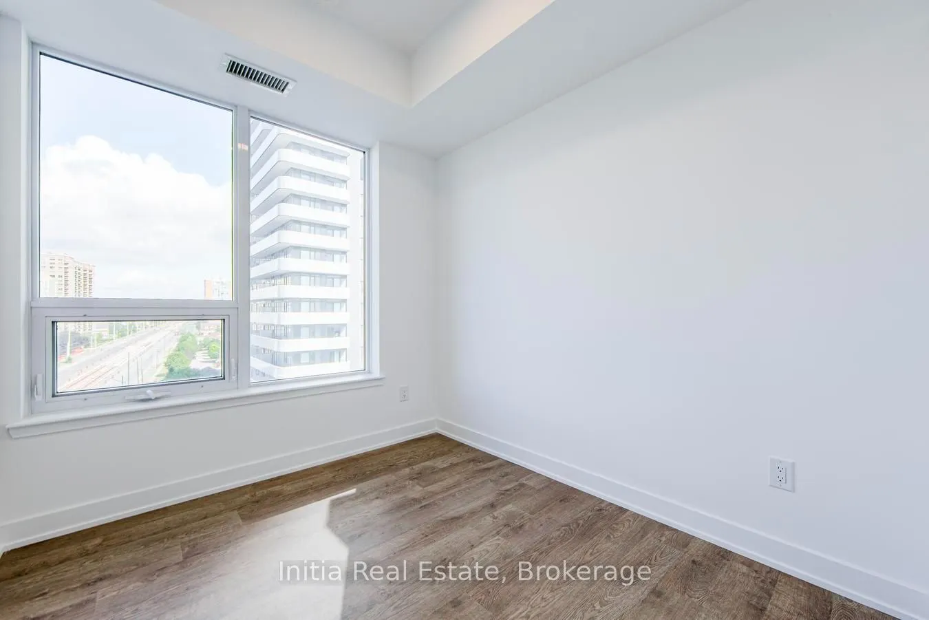 5105 Hurontario Street N #808