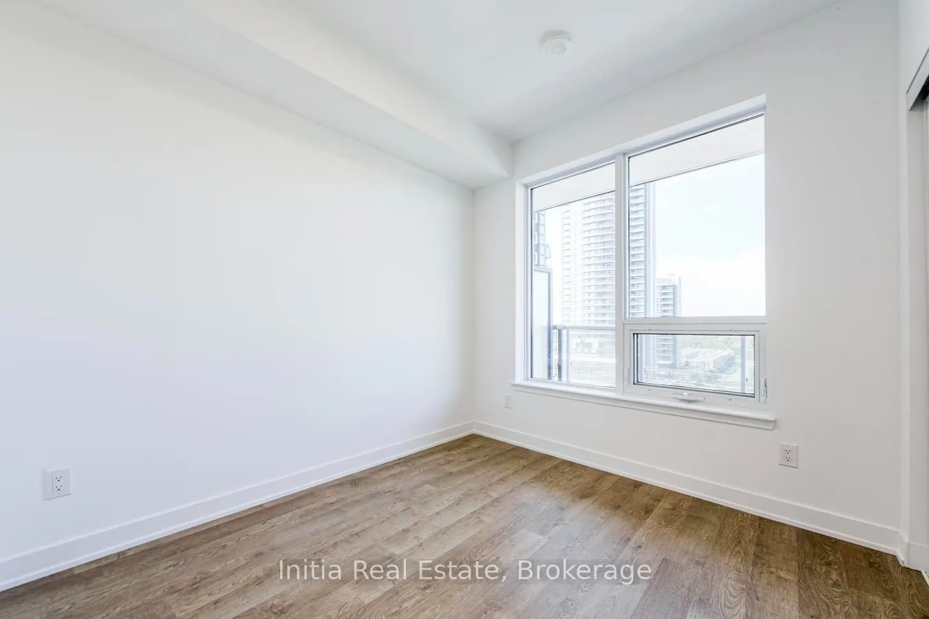 5105 Hurontario Street N #808
