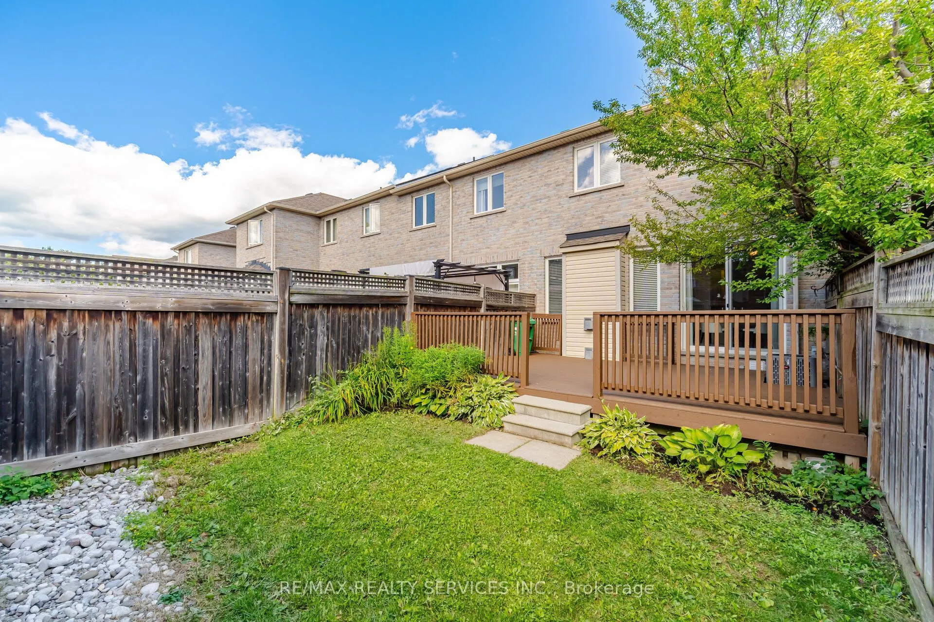 20 Cedarcrest Street