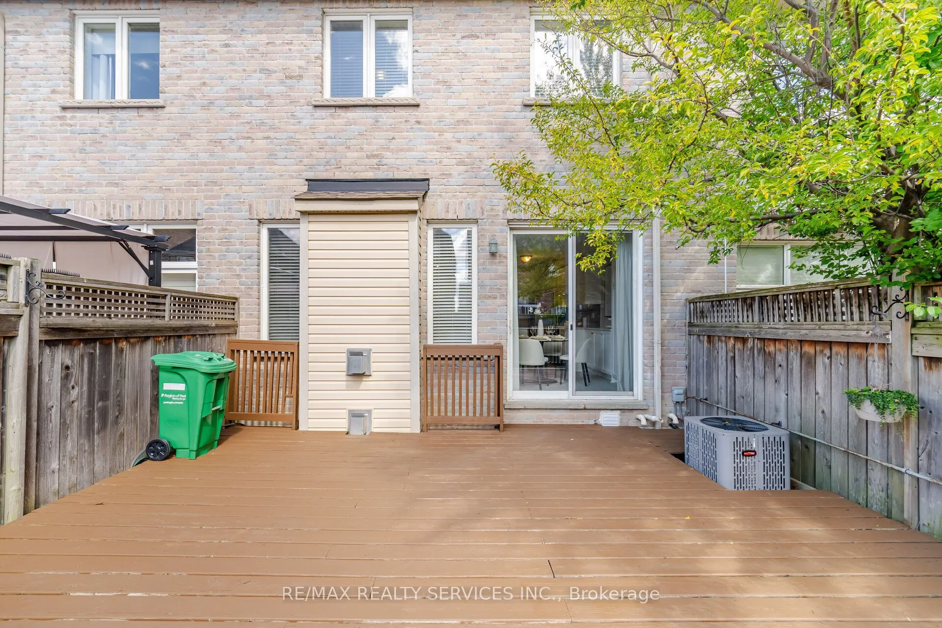 20 Cedarcrest Street