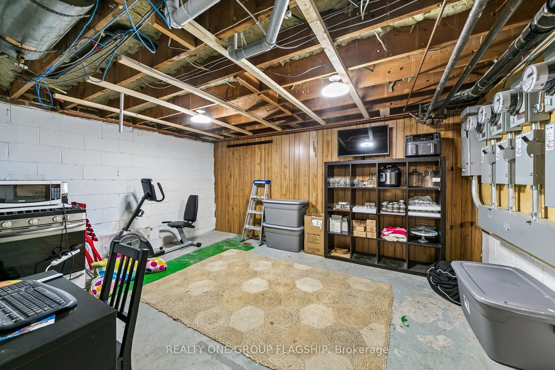 243 Lakeshore East Road