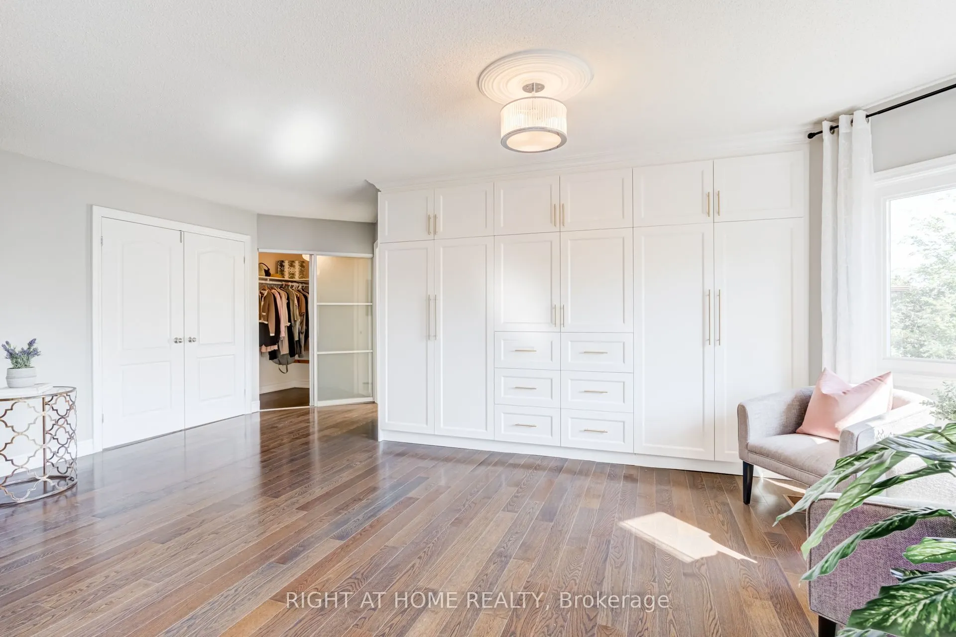 2598 Mason Heights