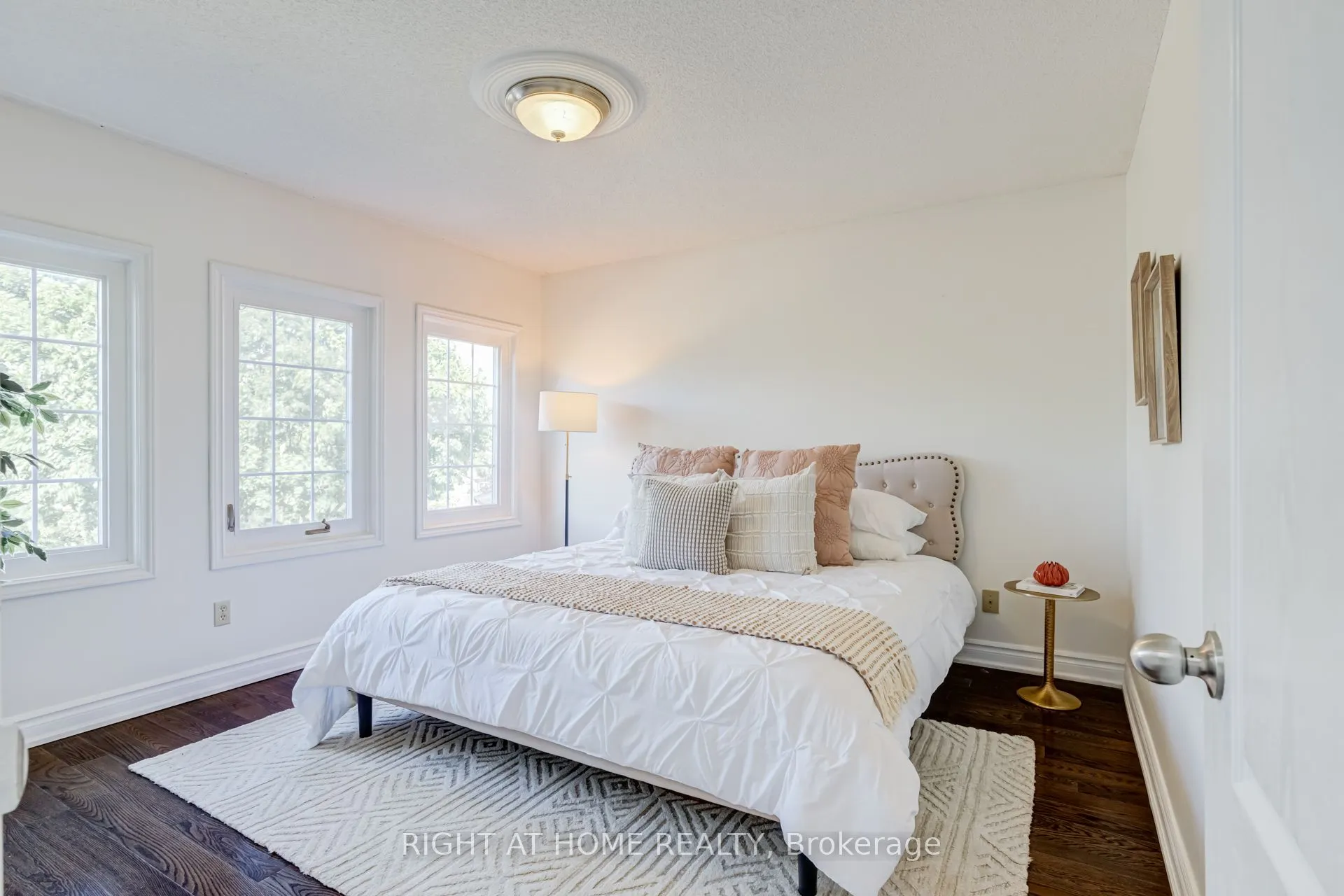 2598 Mason Heights