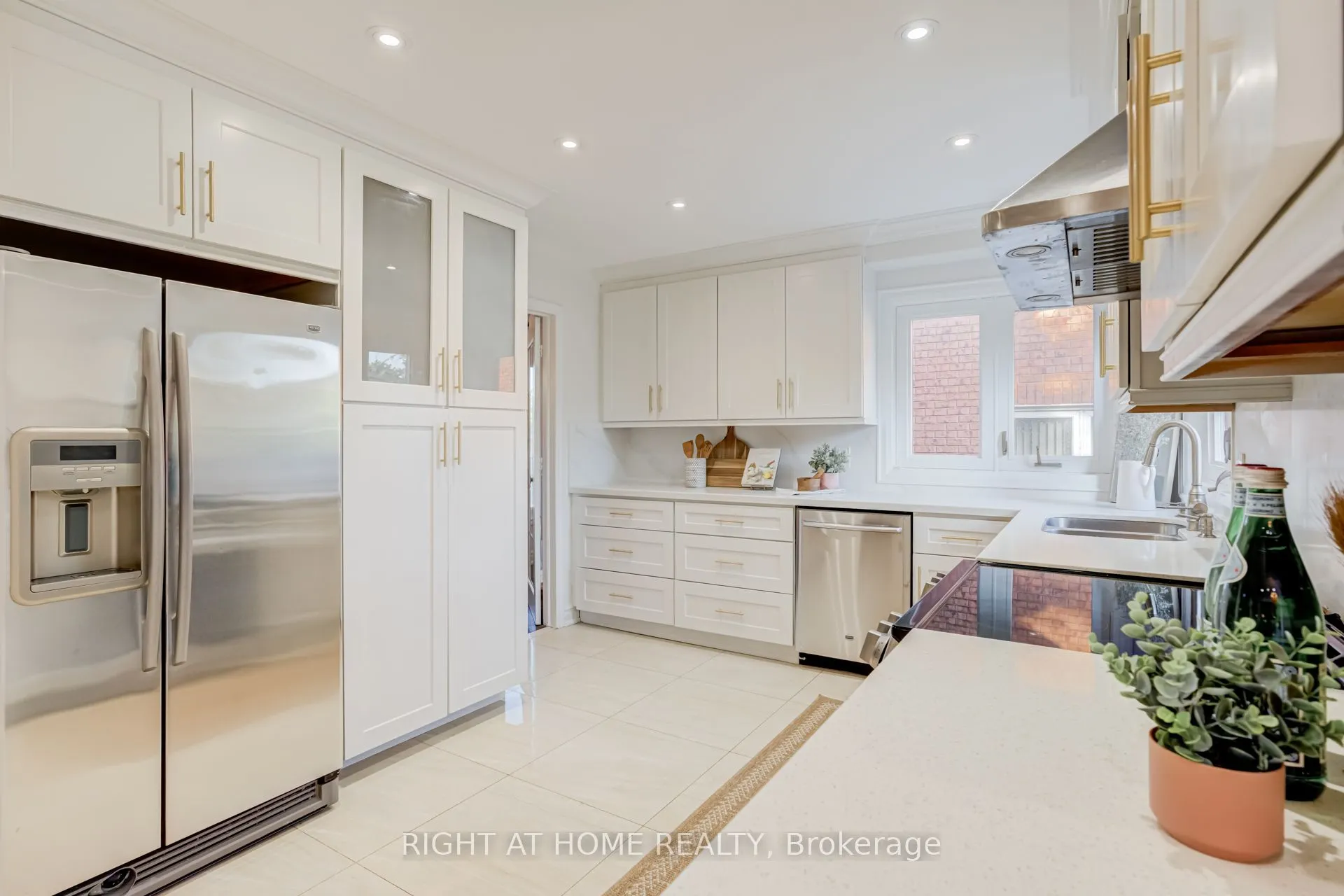 2598 Mason Heights