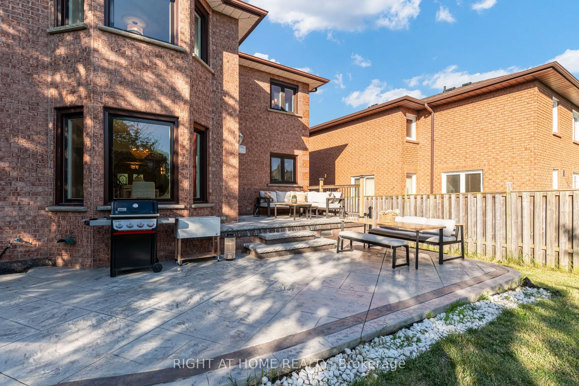 2598 Mason Heights