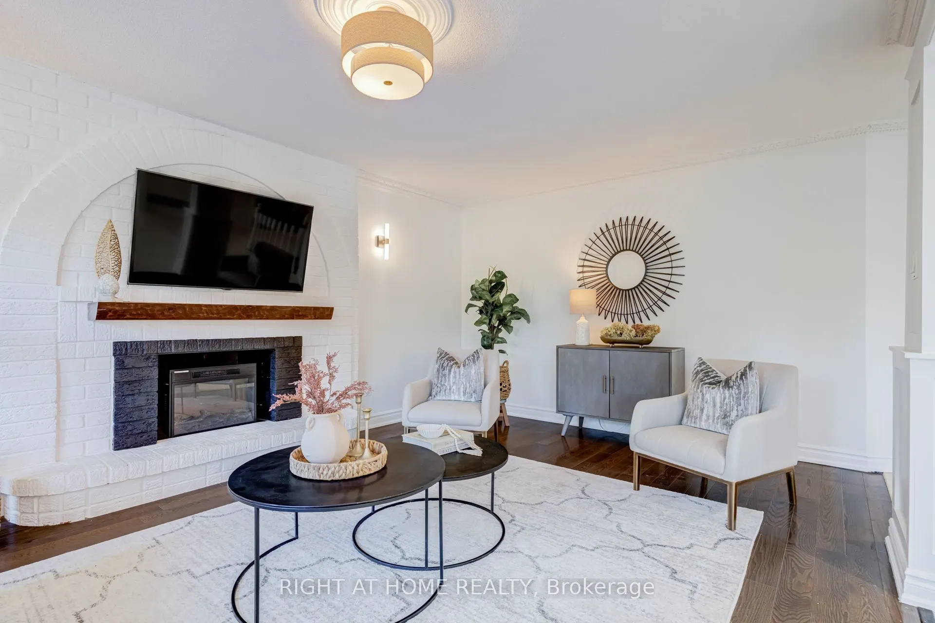 2598 Mason Heights