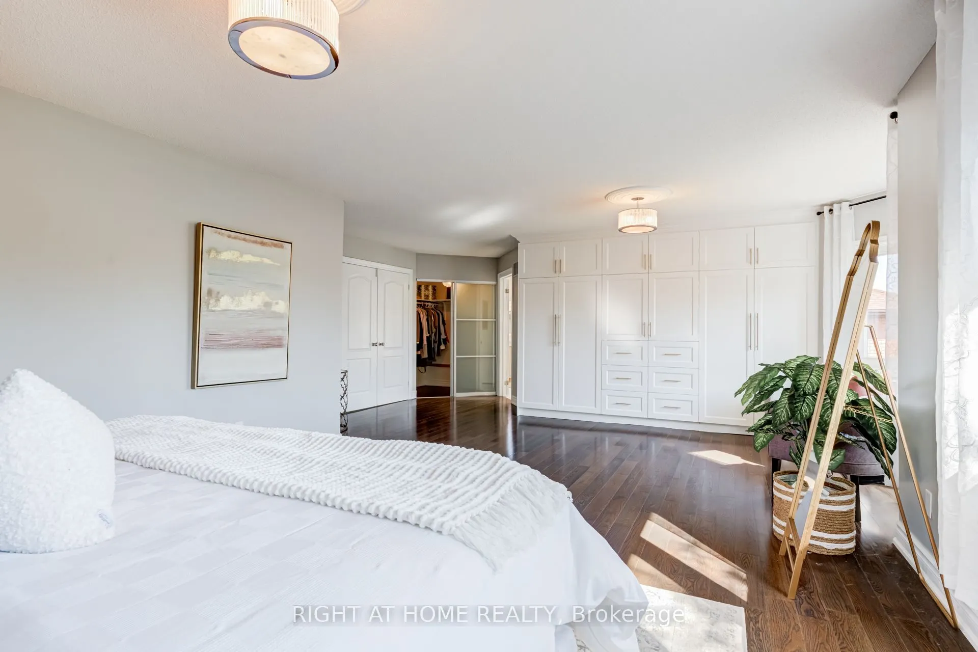 2598 Mason Heights