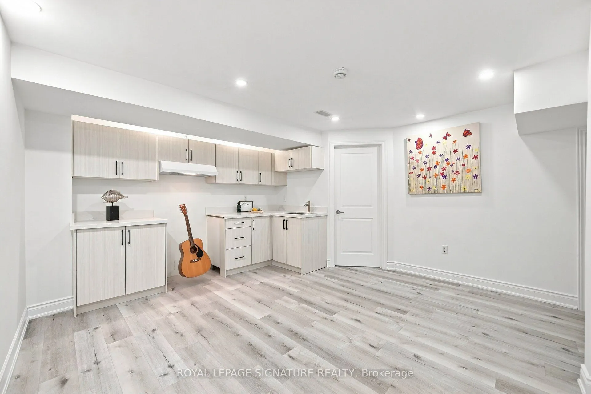 1137 Houston Drive