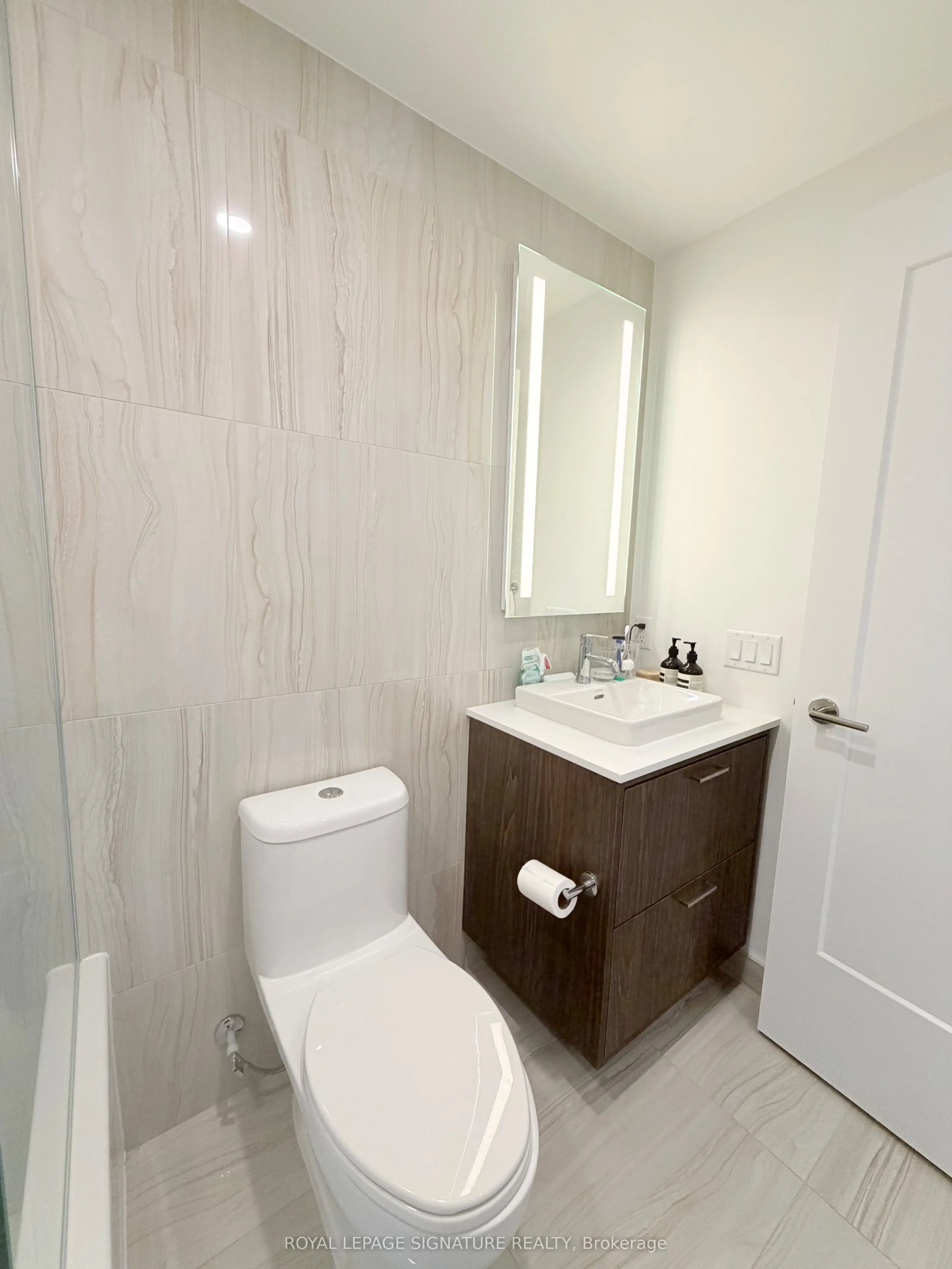 259 The Kingsway #301