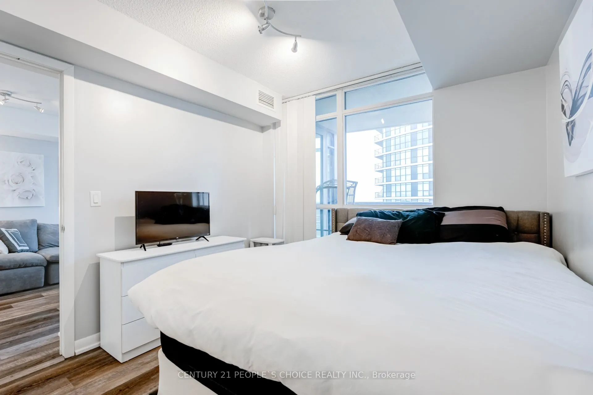 215 Sherway Gardens Road #2005