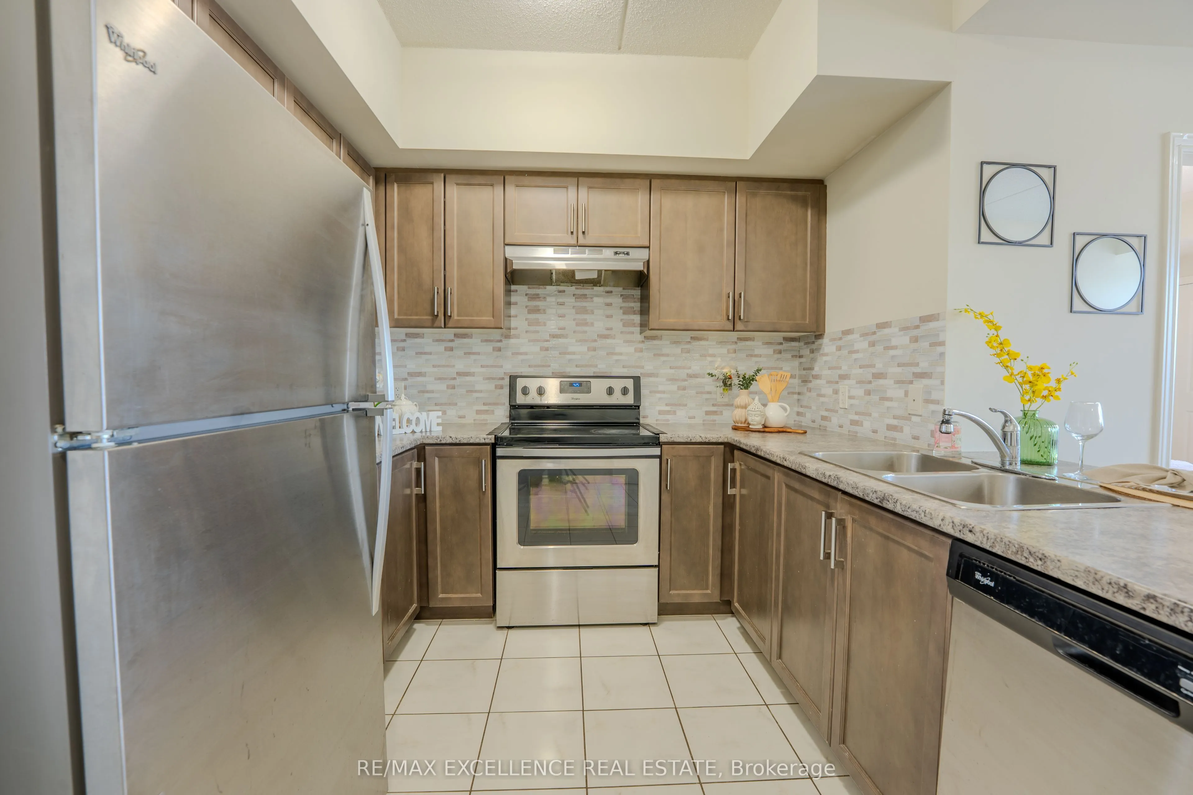 640 Sauve Street #420