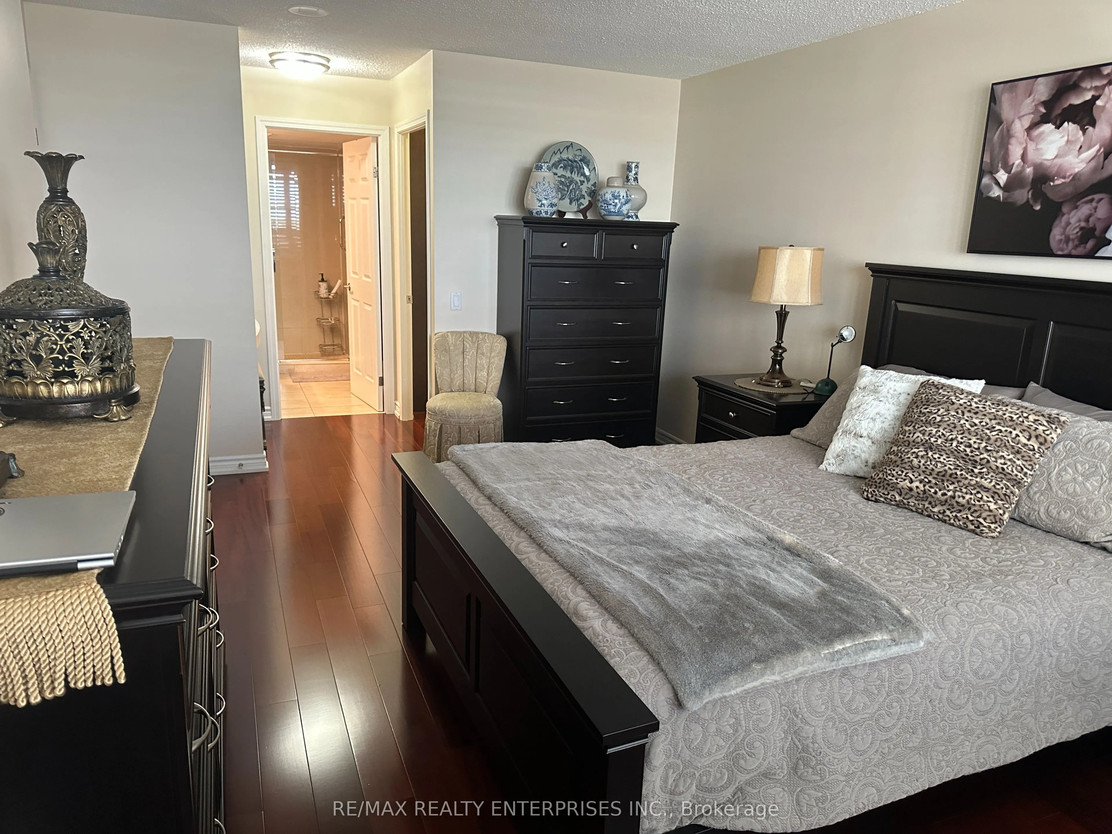 35 Kingsbridge Garden Circle W #711
