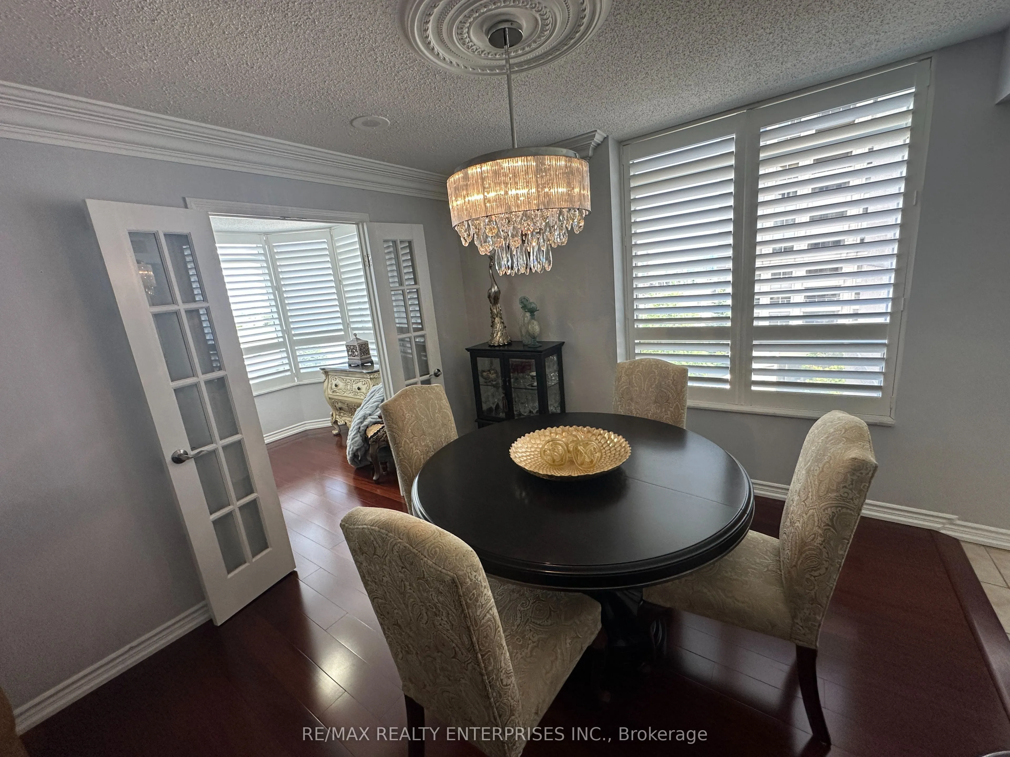 35 Kingsbridge Garden Circle W #711