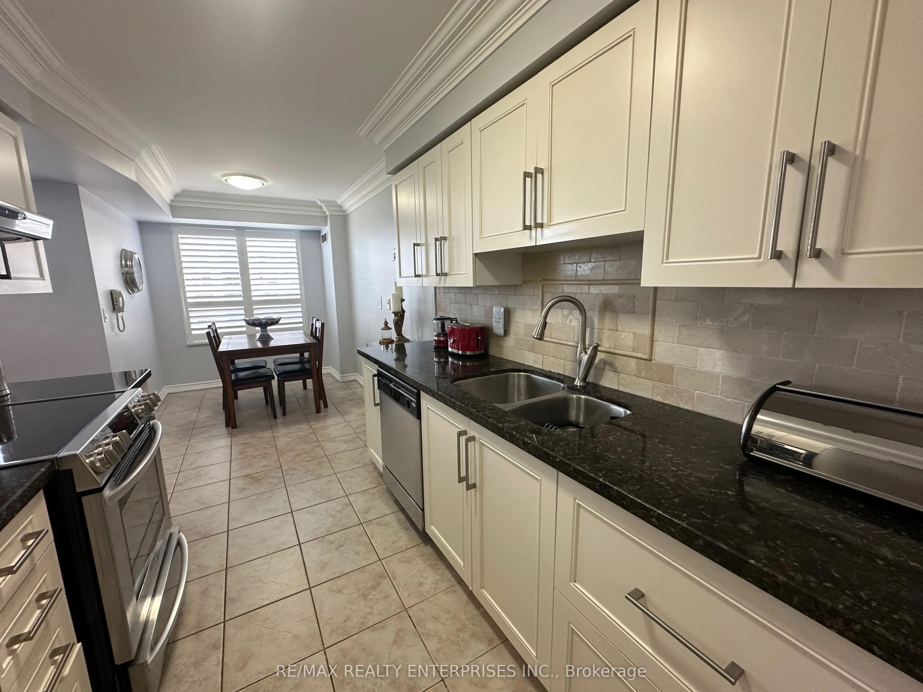35 Kingsbridge Garden Circle W #711