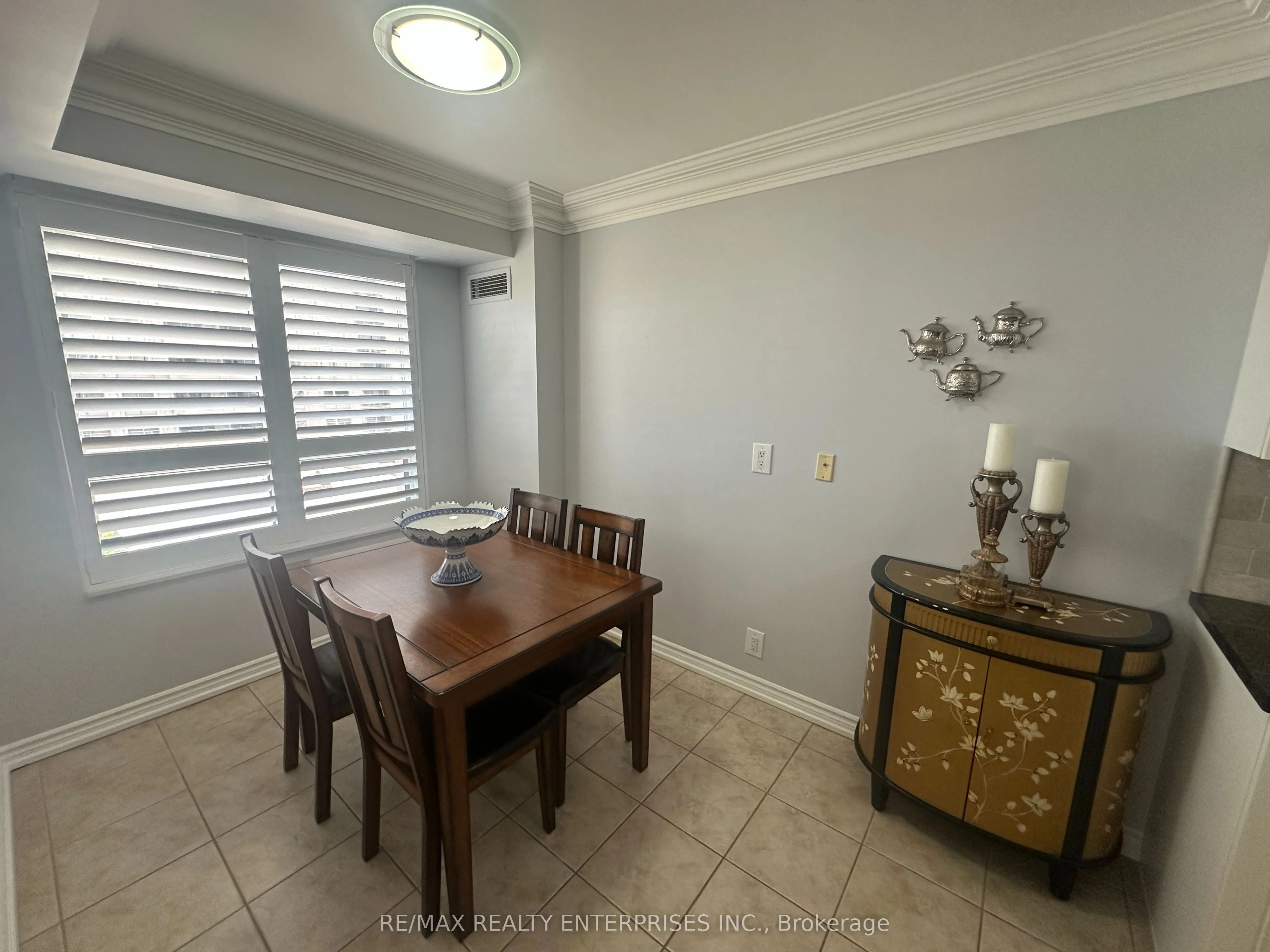 35 Kingsbridge Garden Circle W #711