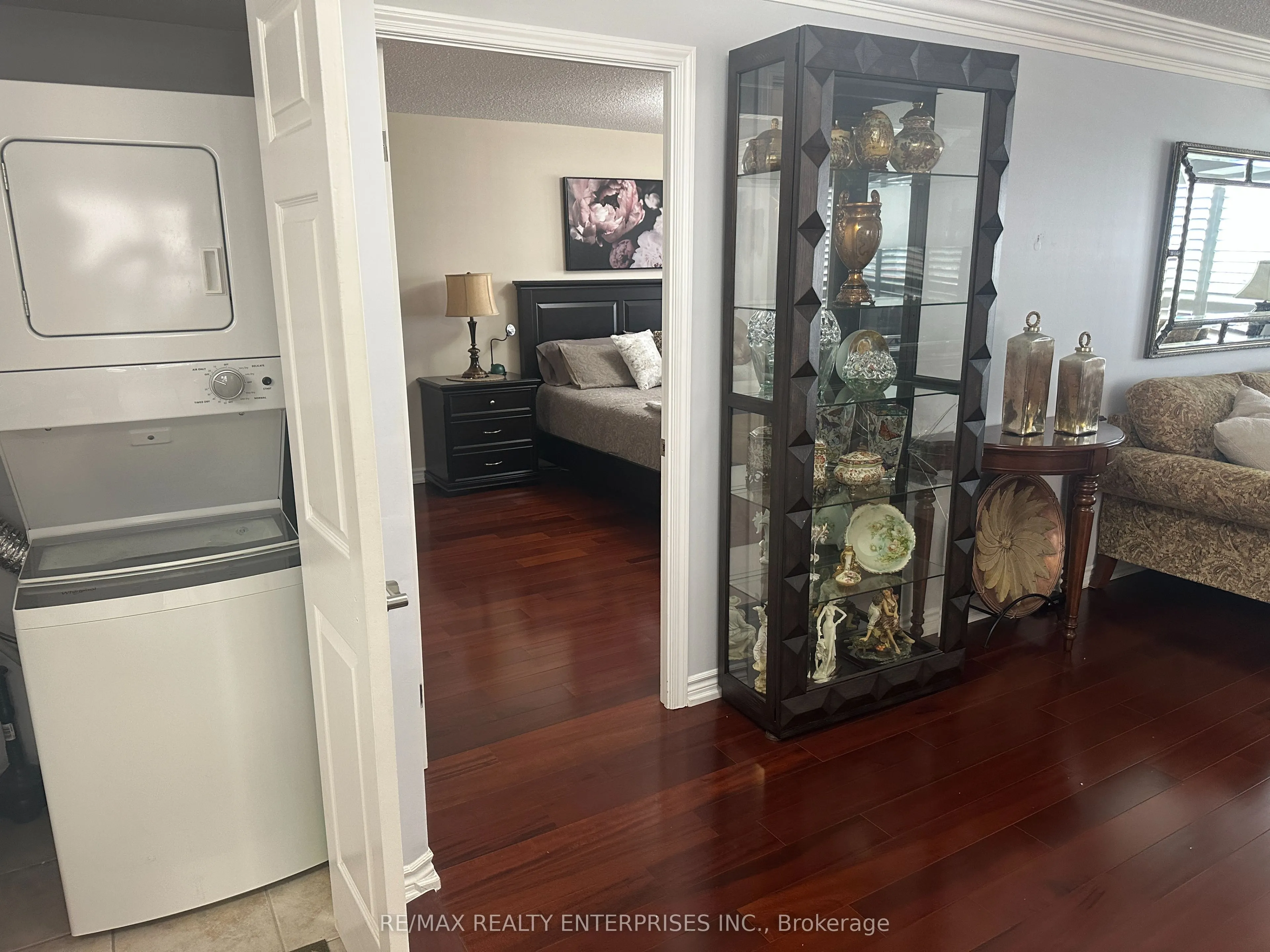 35 Kingsbridge Garden Circle W #711