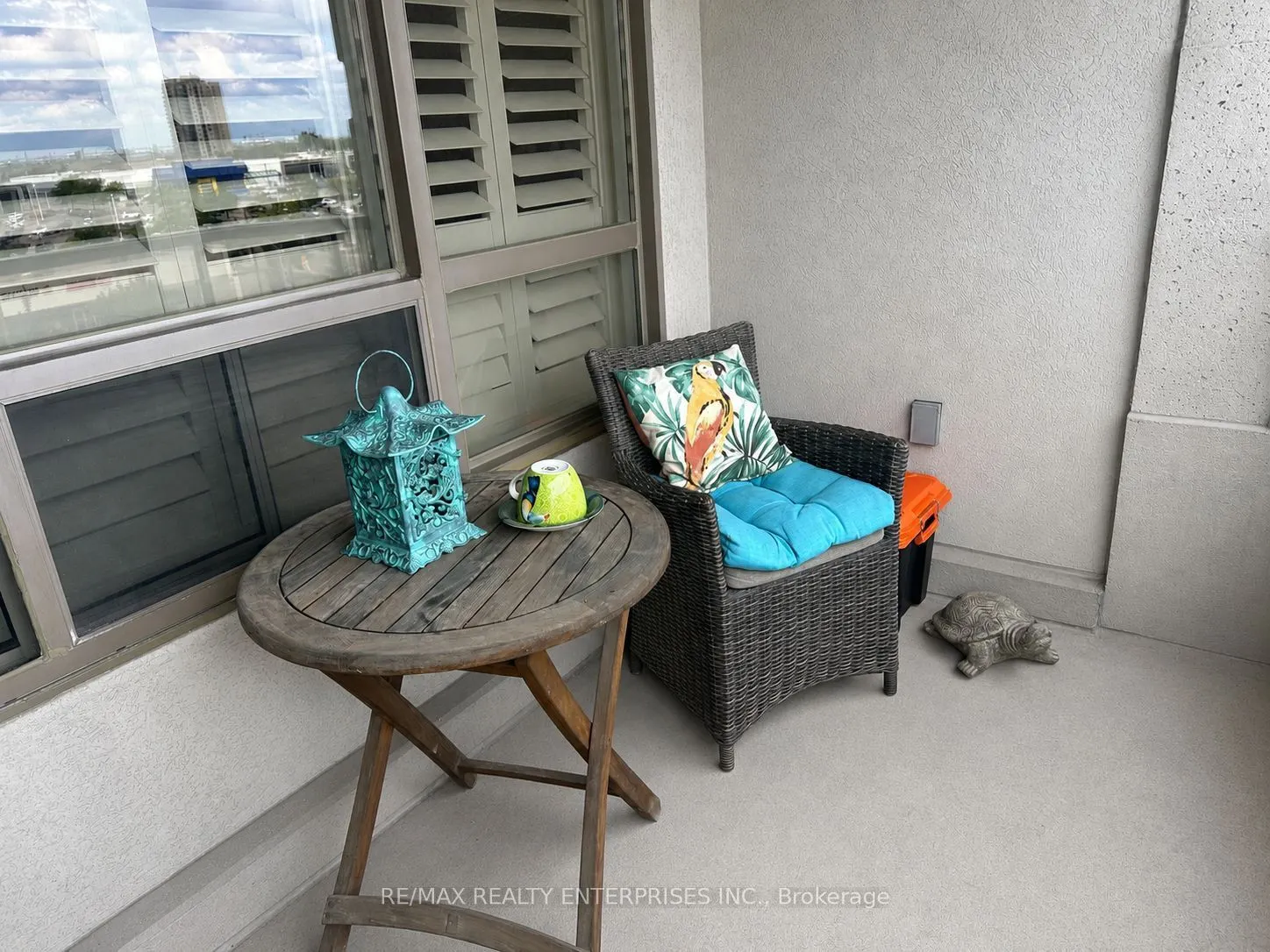 35 Kingsbridge Garden Circle W #711