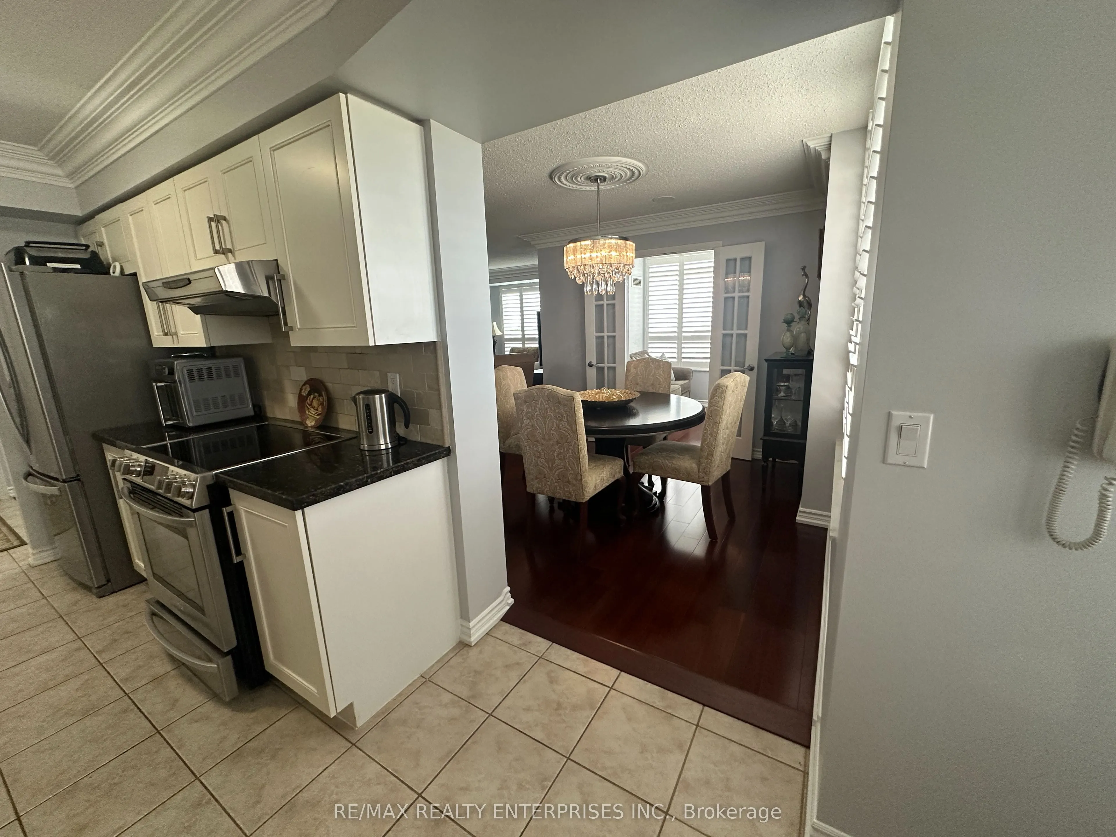 35 Kingsbridge Garden Circle W #711