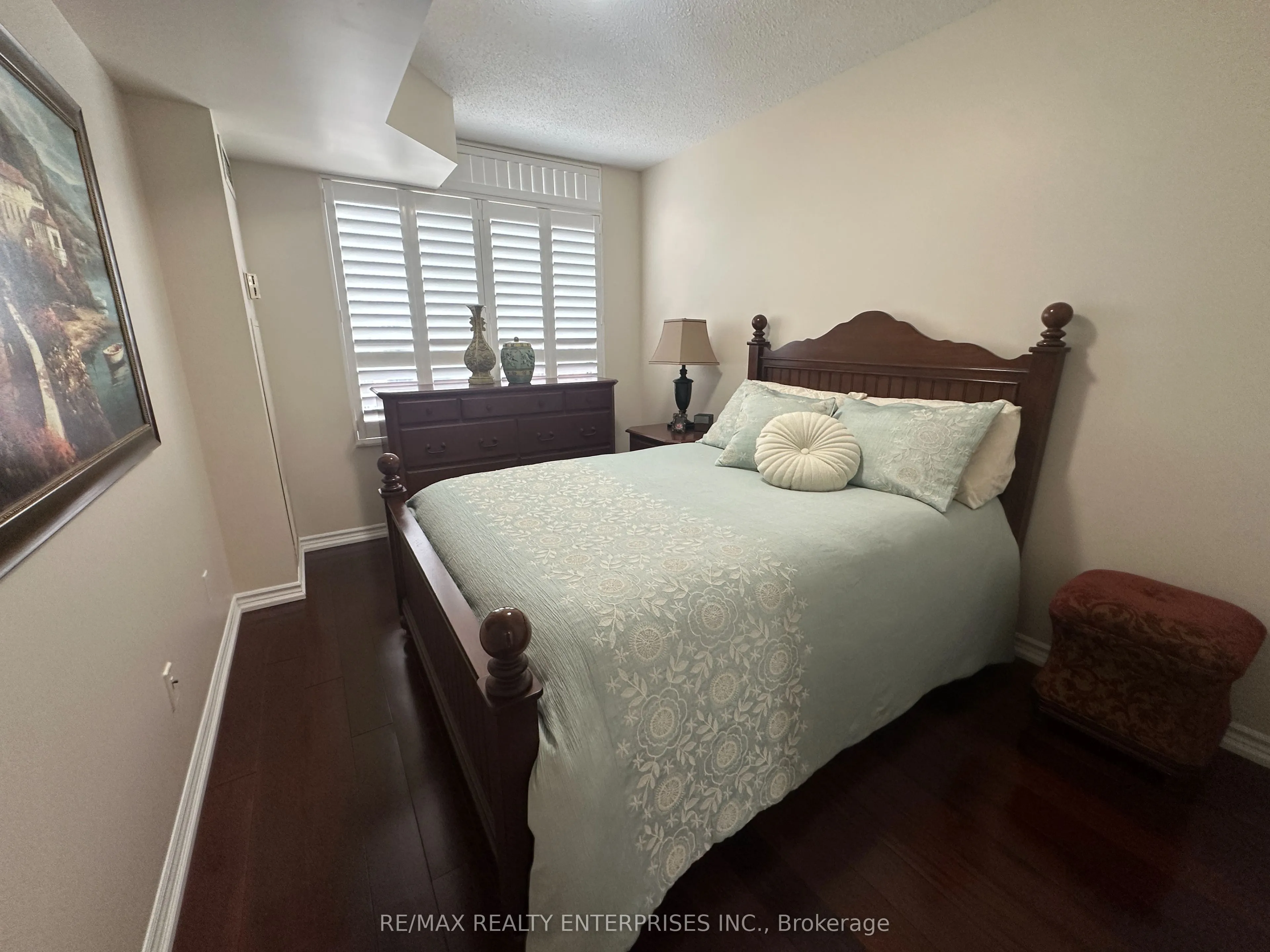 35 Kingsbridge Garden Circle W #711