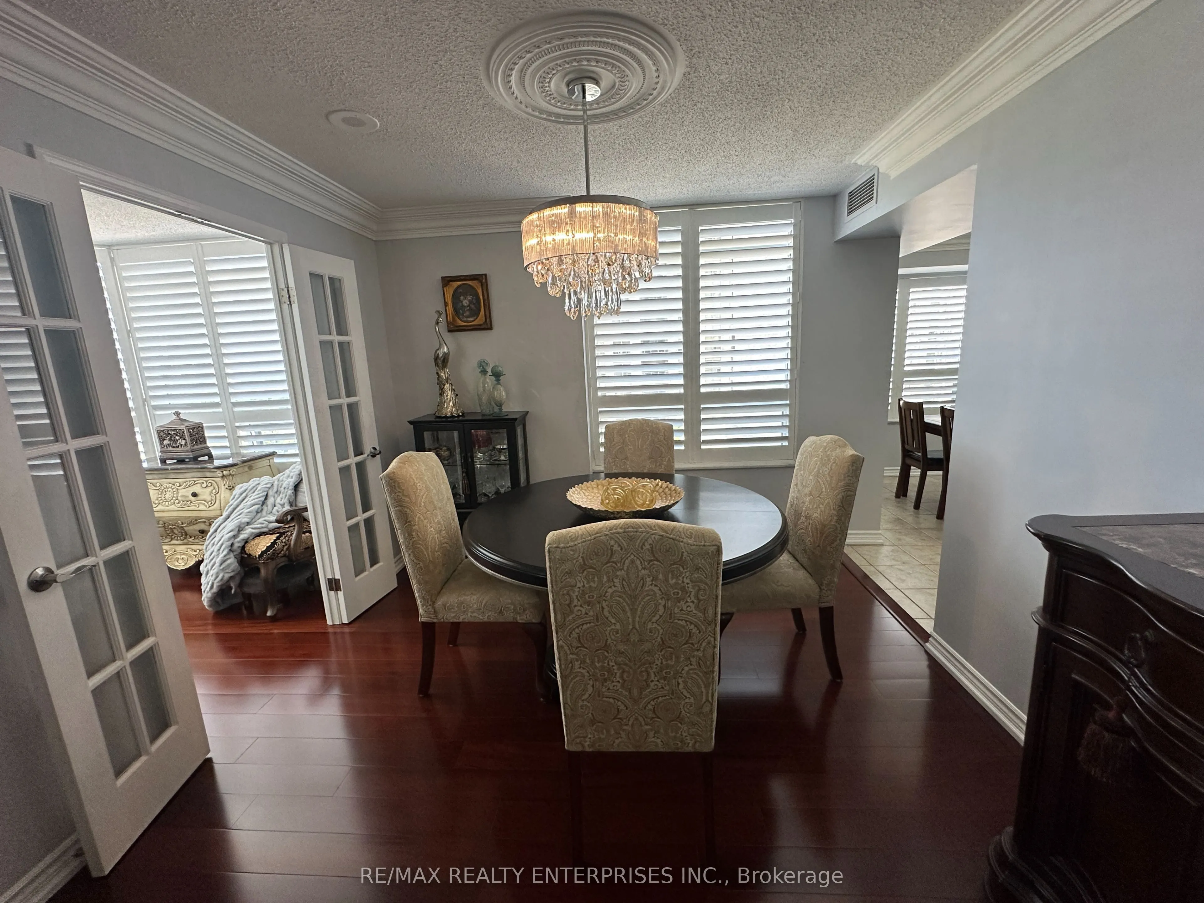 35 Kingsbridge Garden Circle W #711