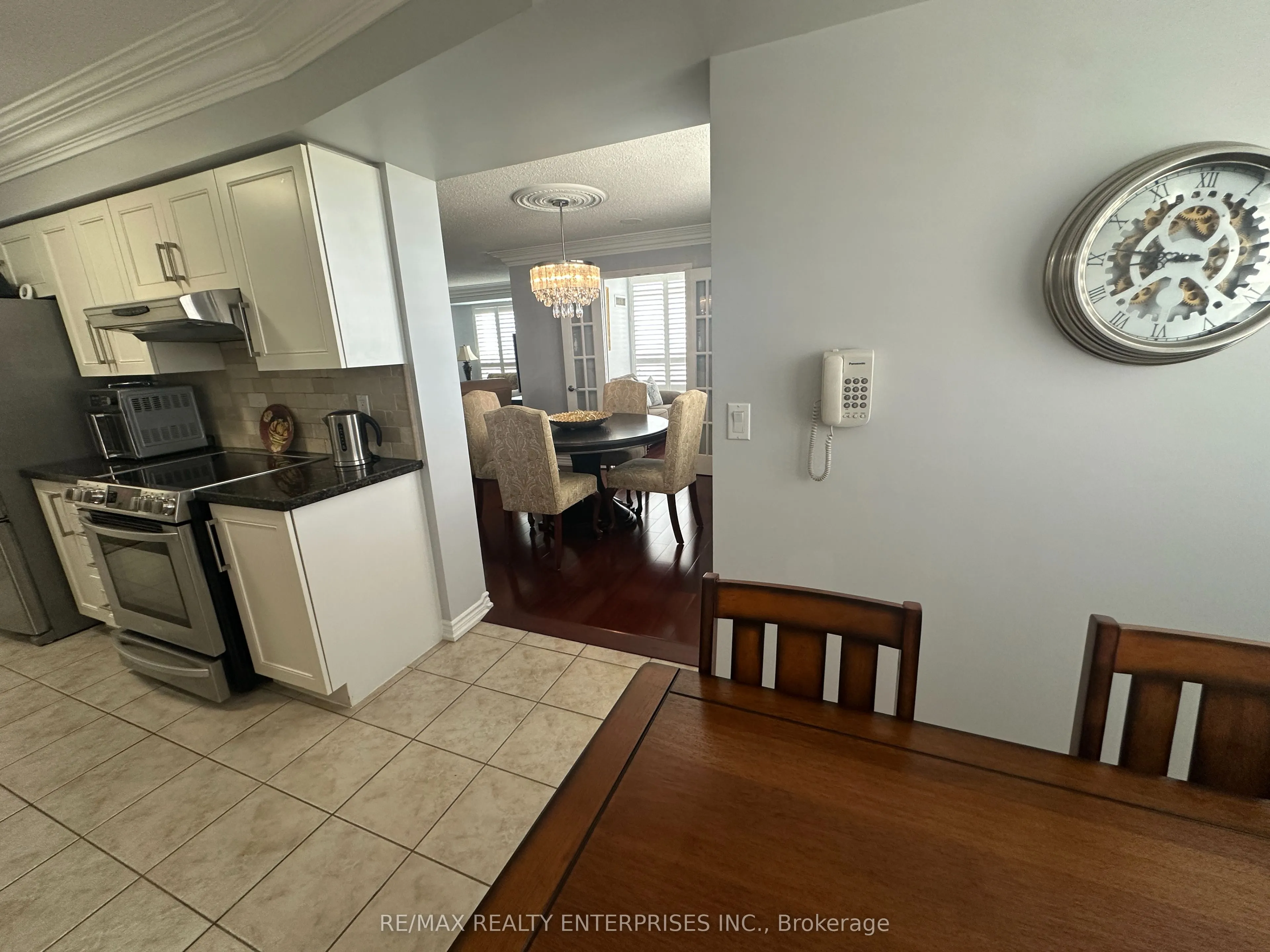 35 Kingsbridge Garden Circle W #711