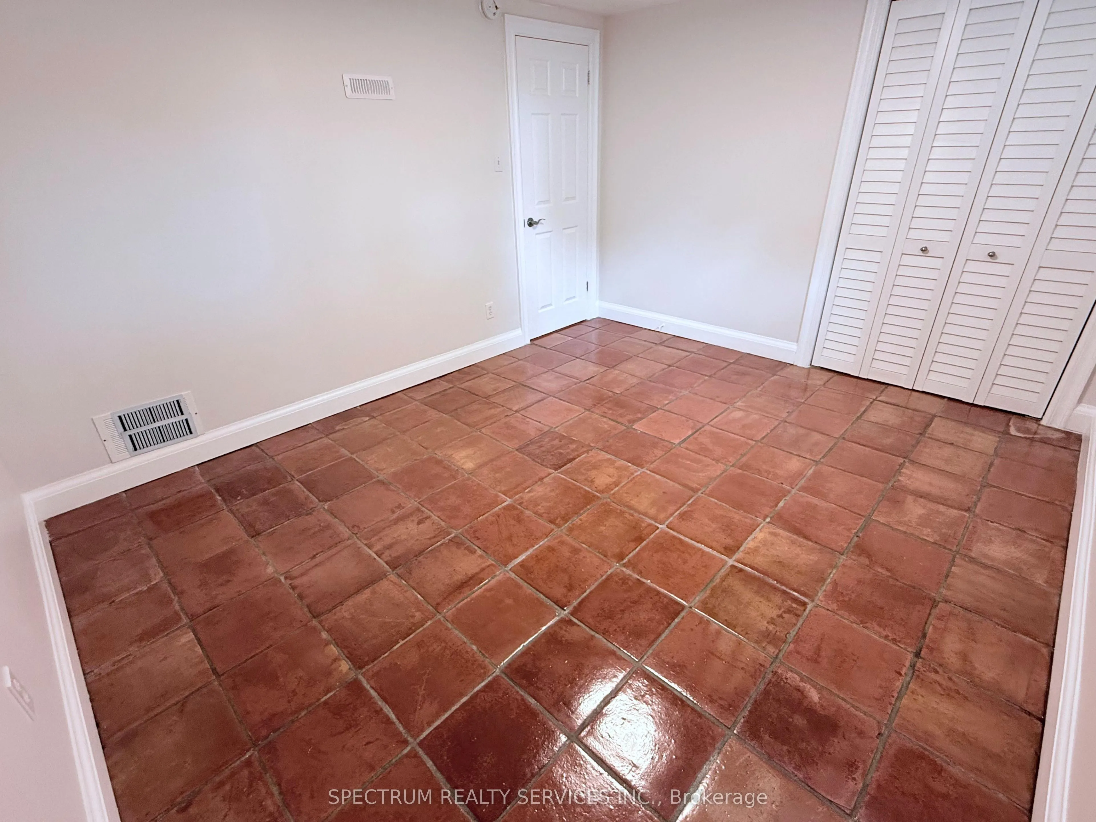 172 Queenslea Avenue #Lower