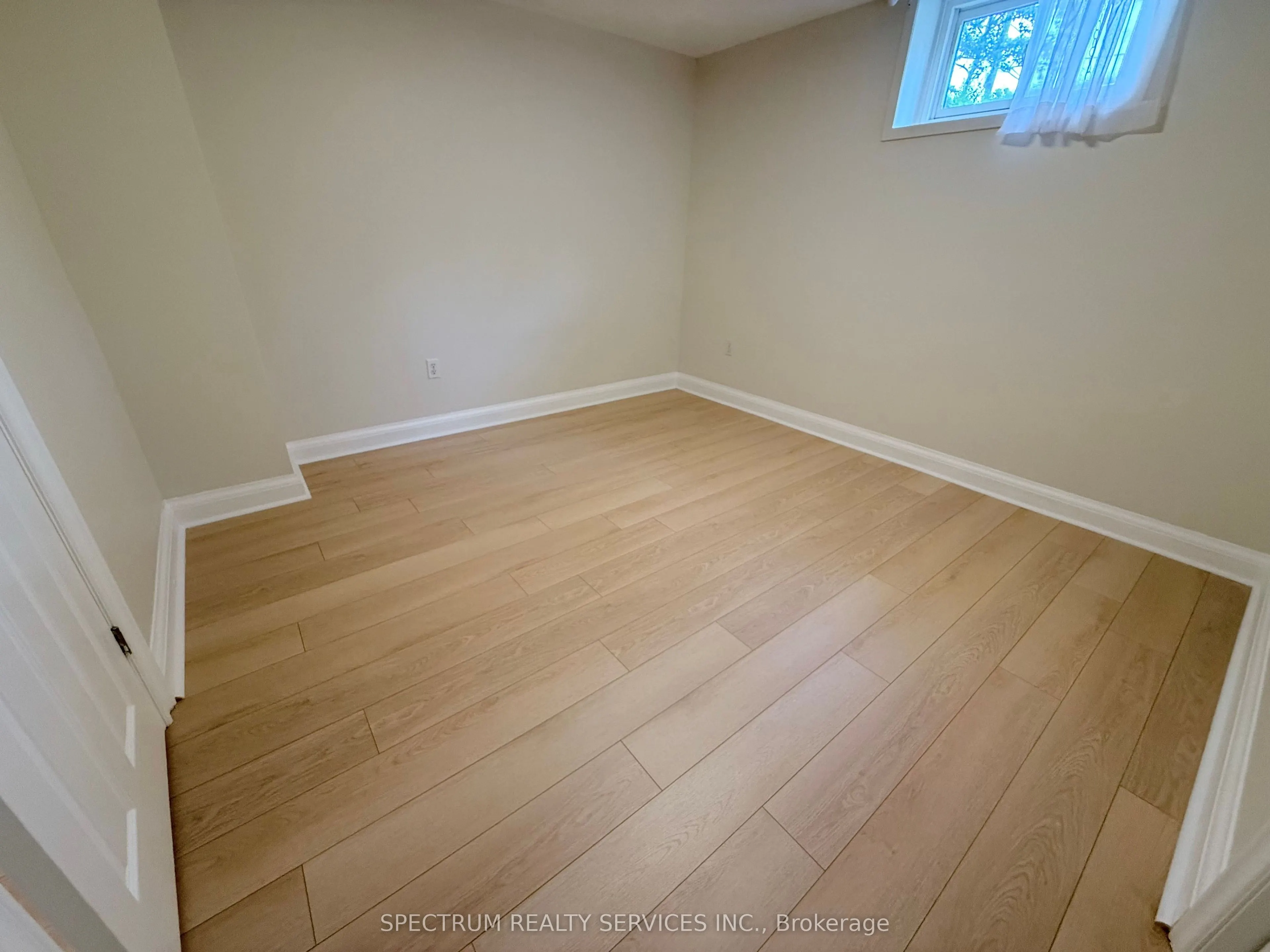172 Queenslea Avenue #Lower