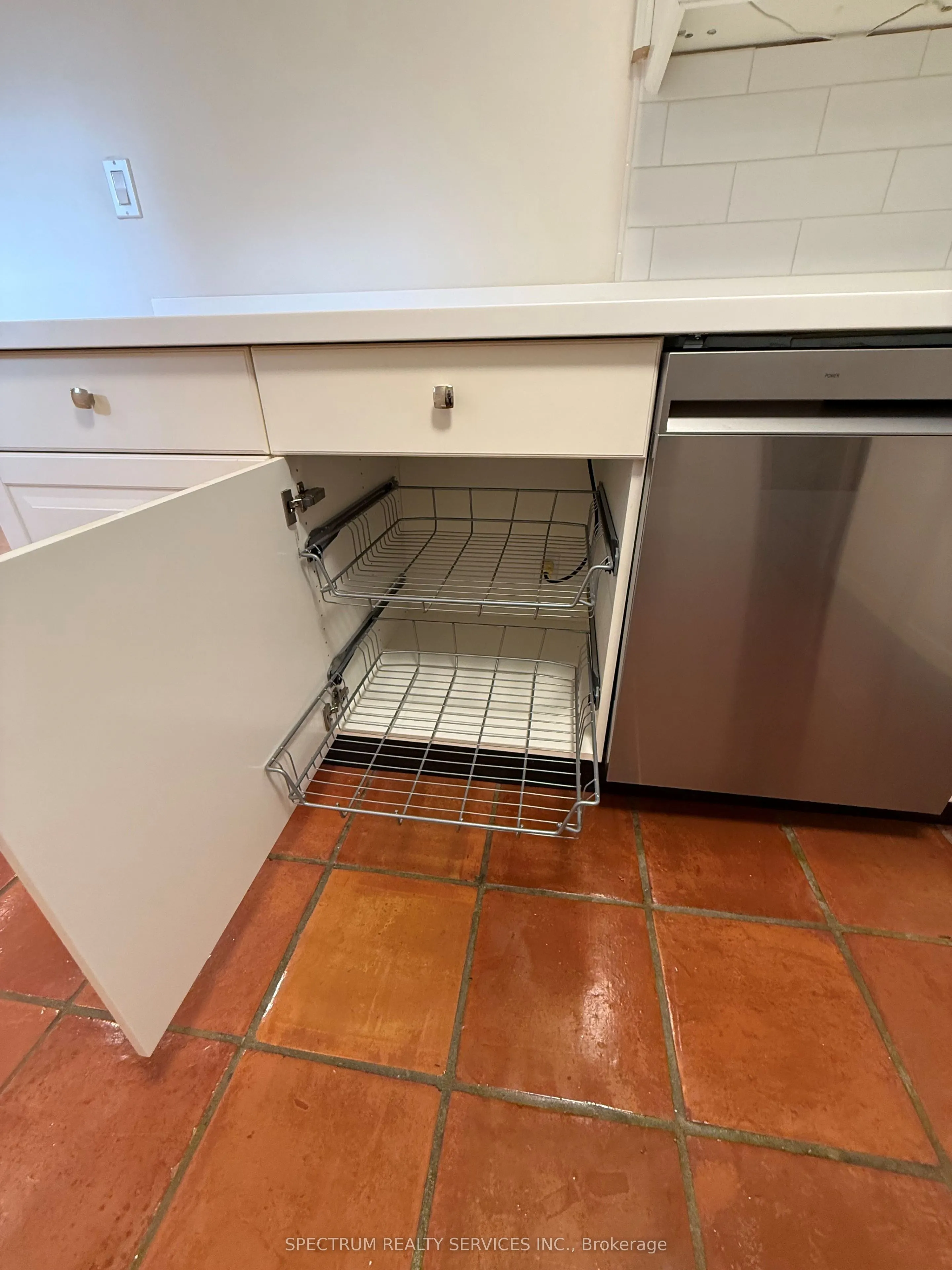 172 Queenslea Avenue #Lower
