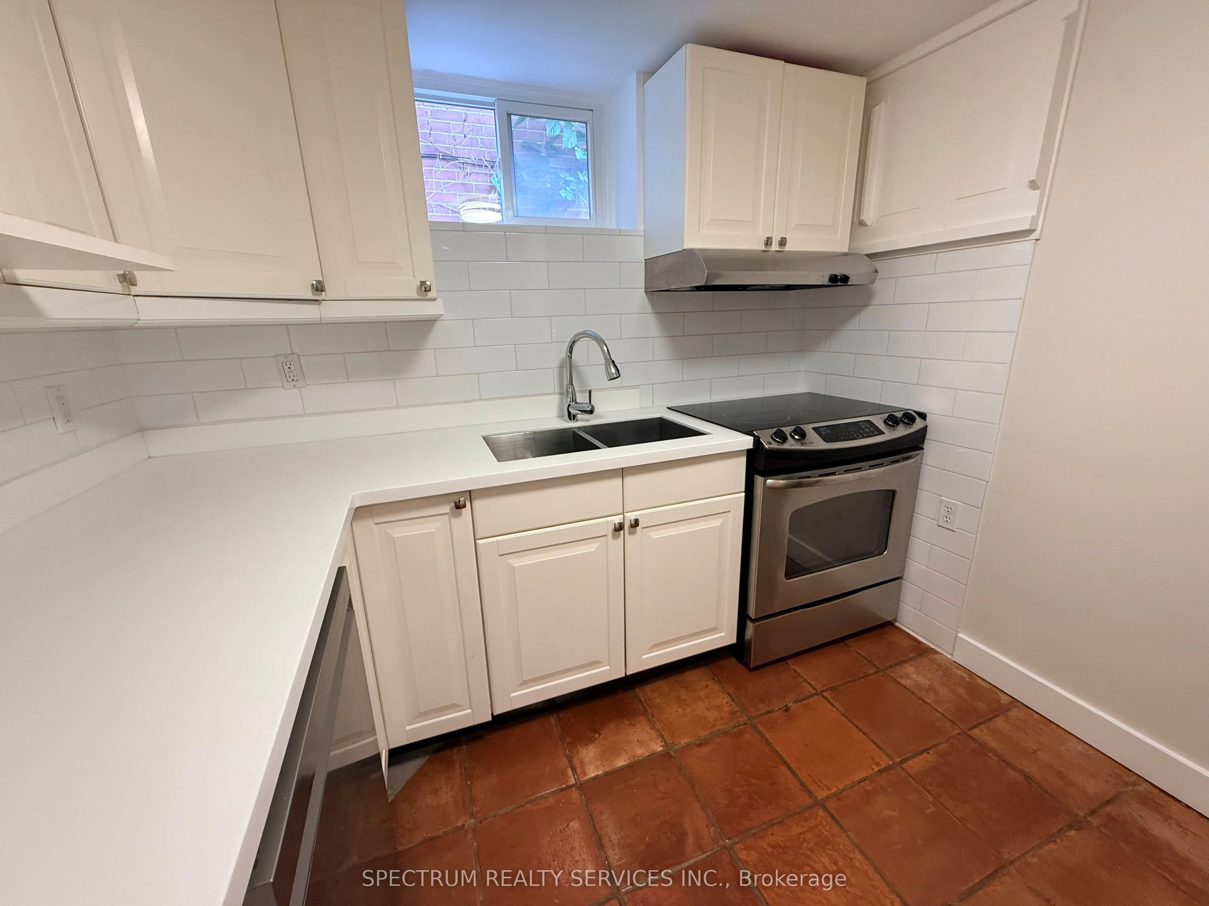 172 Queenslea Avenue #Lower