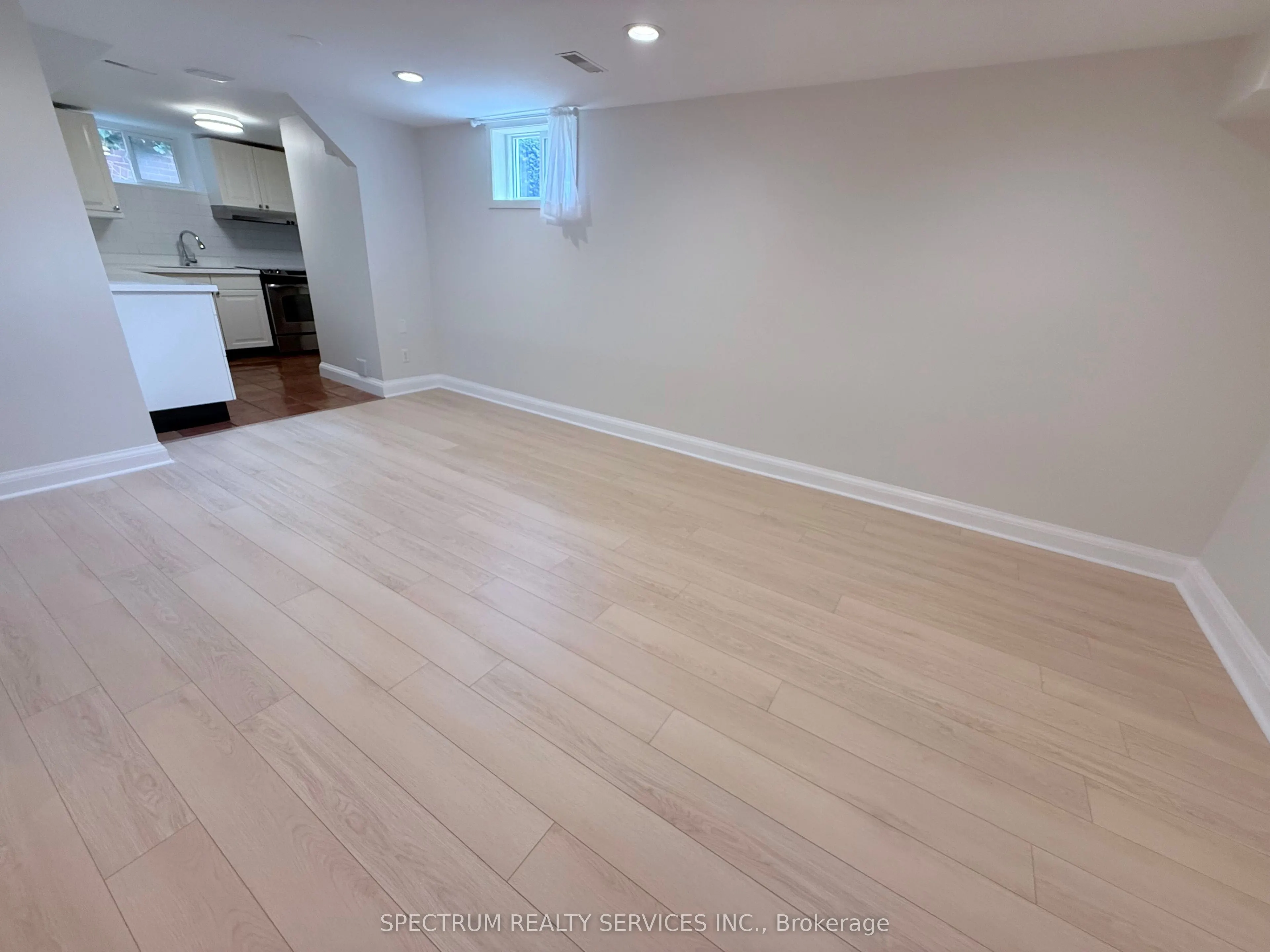 172 Queenslea Avenue #Lower